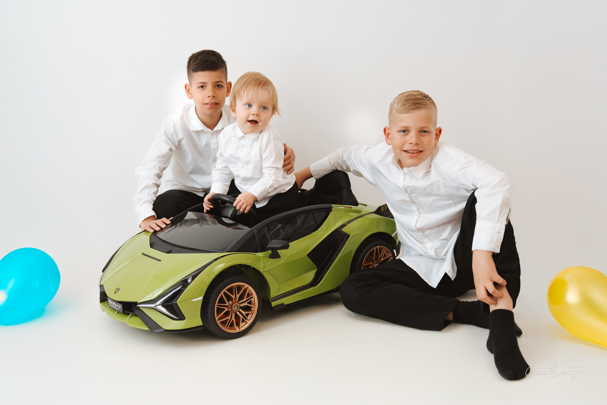 Fotograf Studio copii 1 an Romani Danemarca | Alex Events. AlexEvents Fotograf / Videograf de evenimente Danemarca DK Horsens, Arhus, Odense, Vejle.Nunta, botez, foto-studio