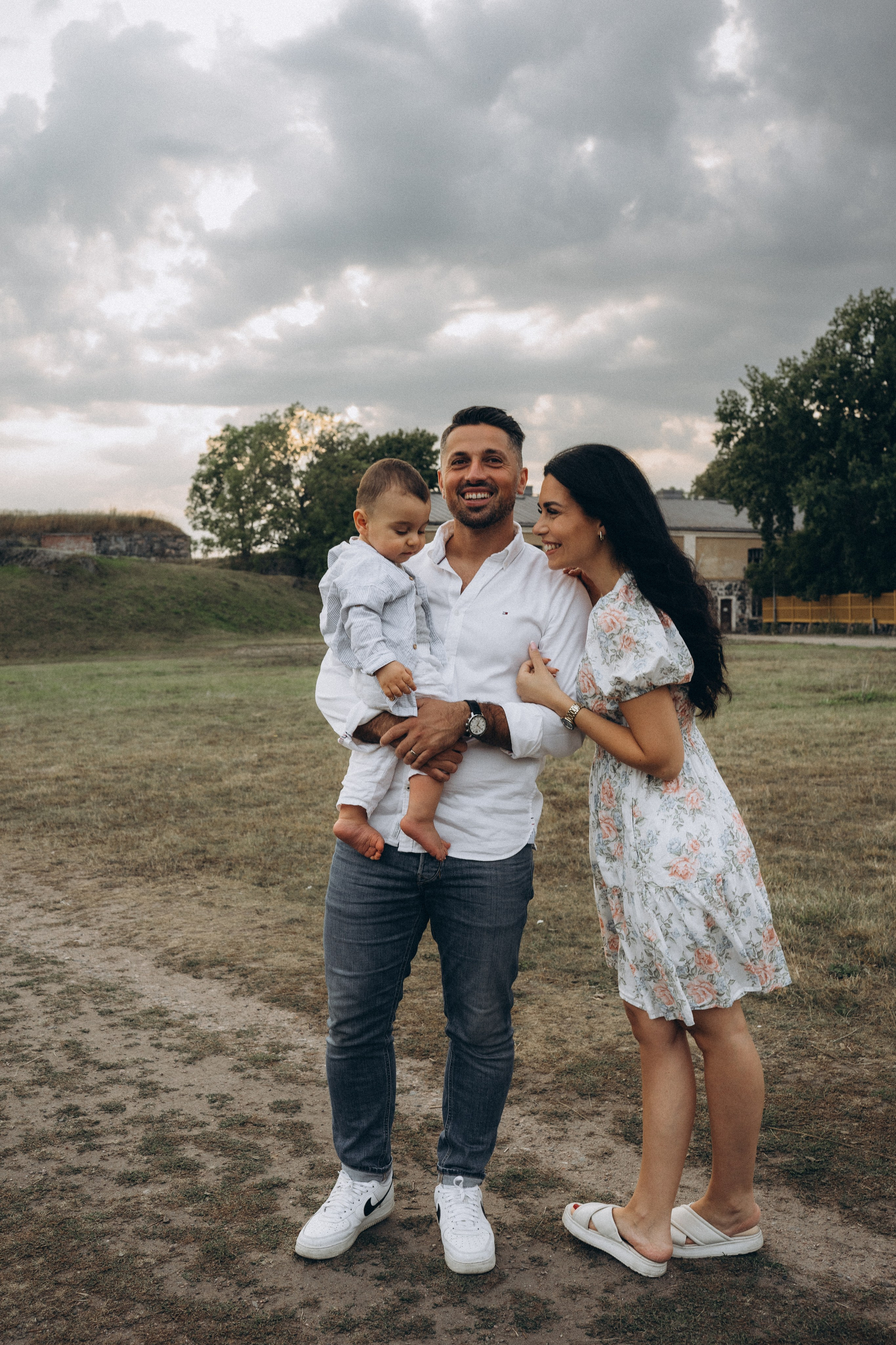 Summer. Wedding and potrait photographer in Helsinki Vickan O