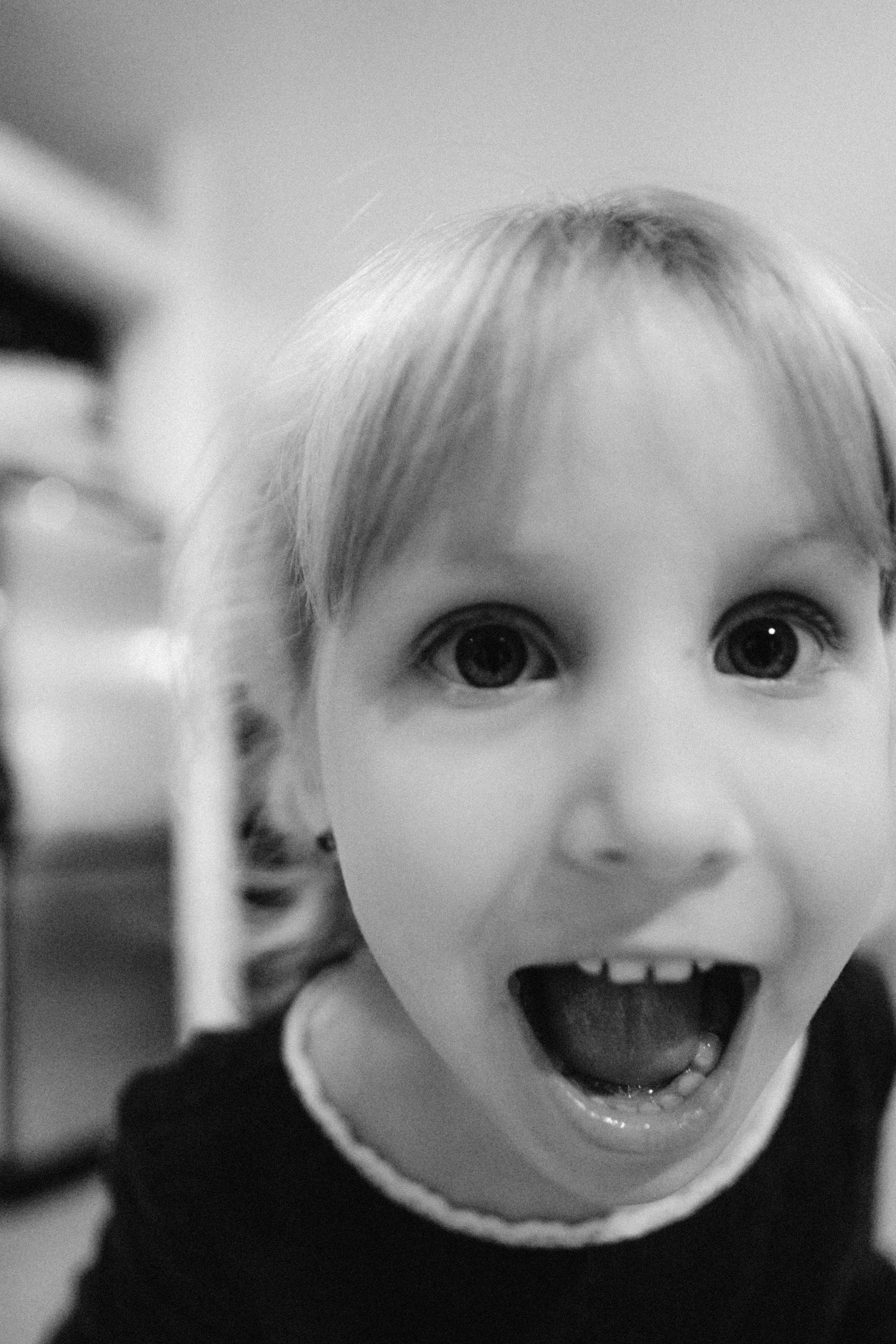 Home is where you are. Family photographer in Warsaw Sasha Zenzina