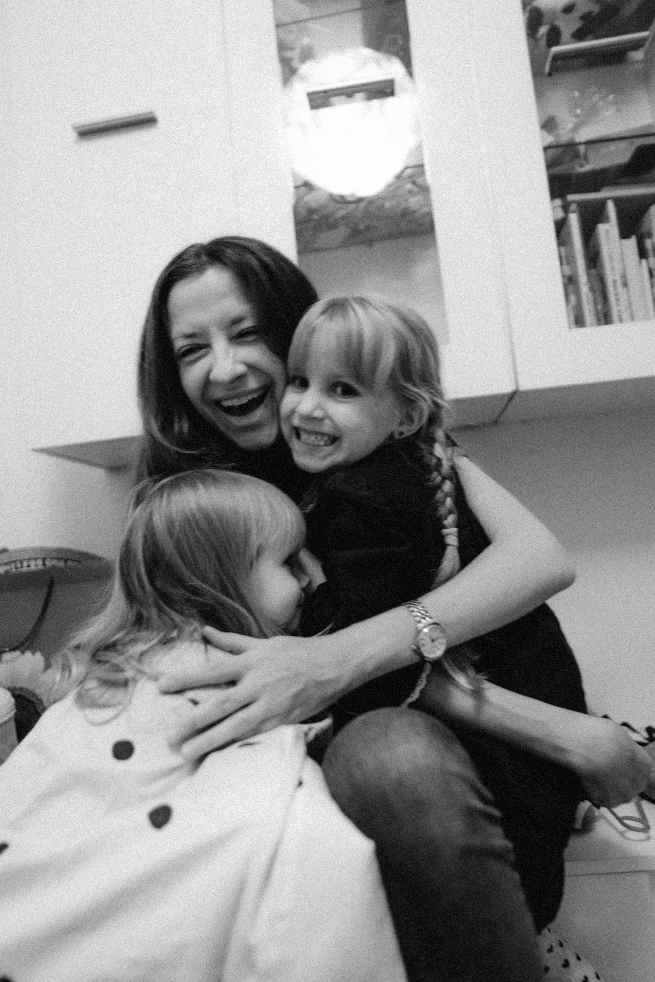 Home is where you are. Family photographer in Warsaw Sasha Zenzina