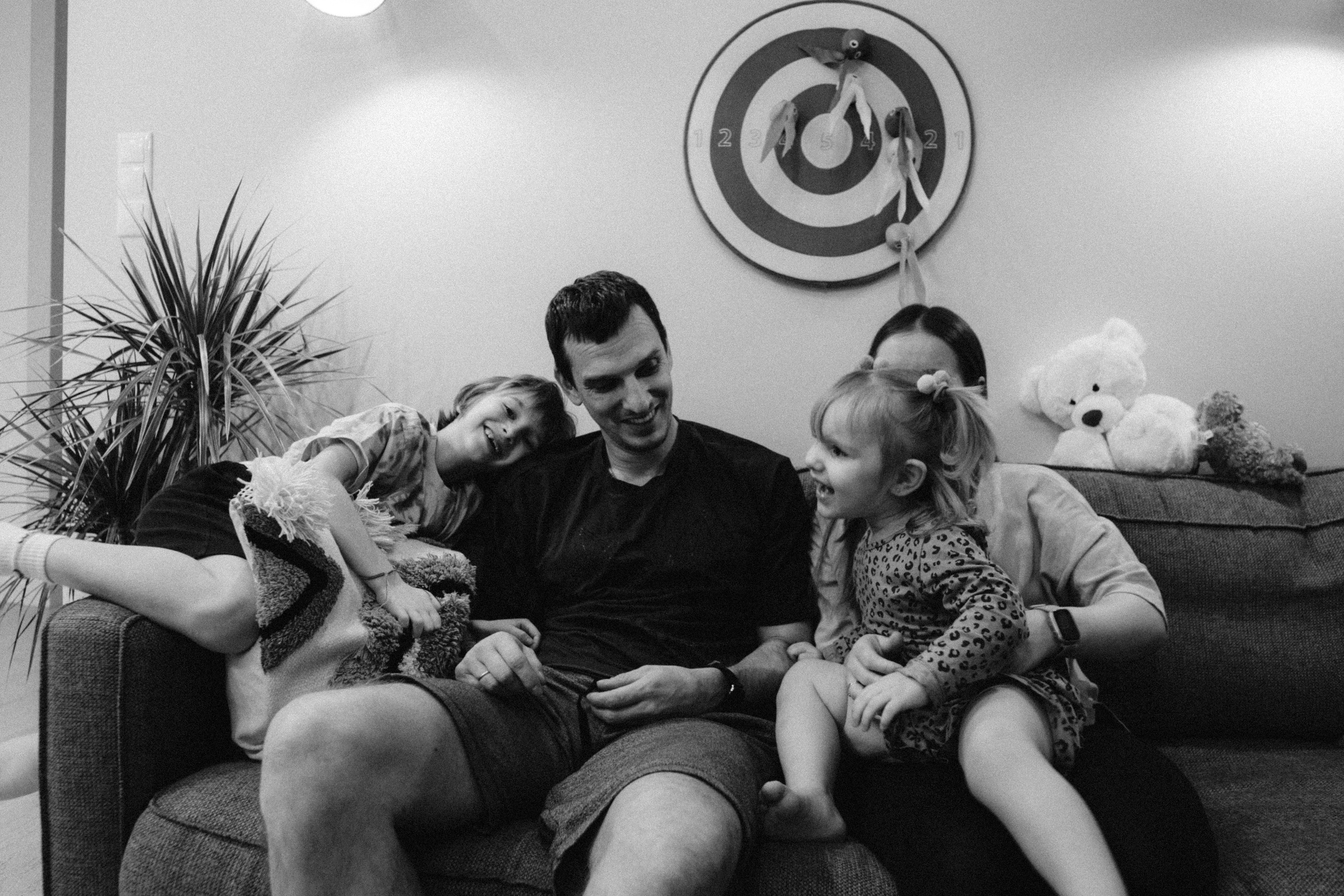 Day in my childhood. Family photographer in Warsaw Sasha Zenzina