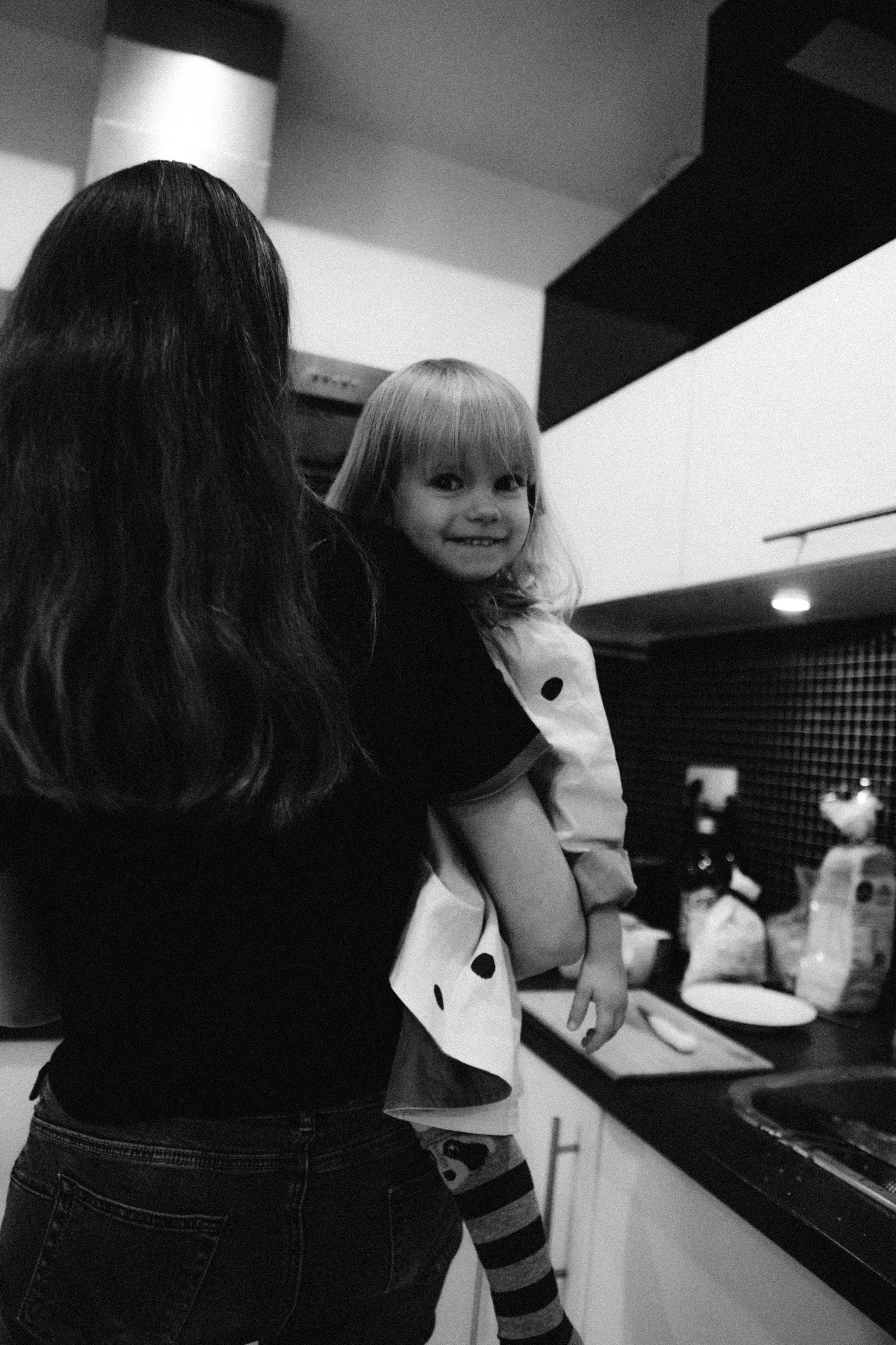 Home is where you are. Family photographer in Warsaw Sasha Zenzina