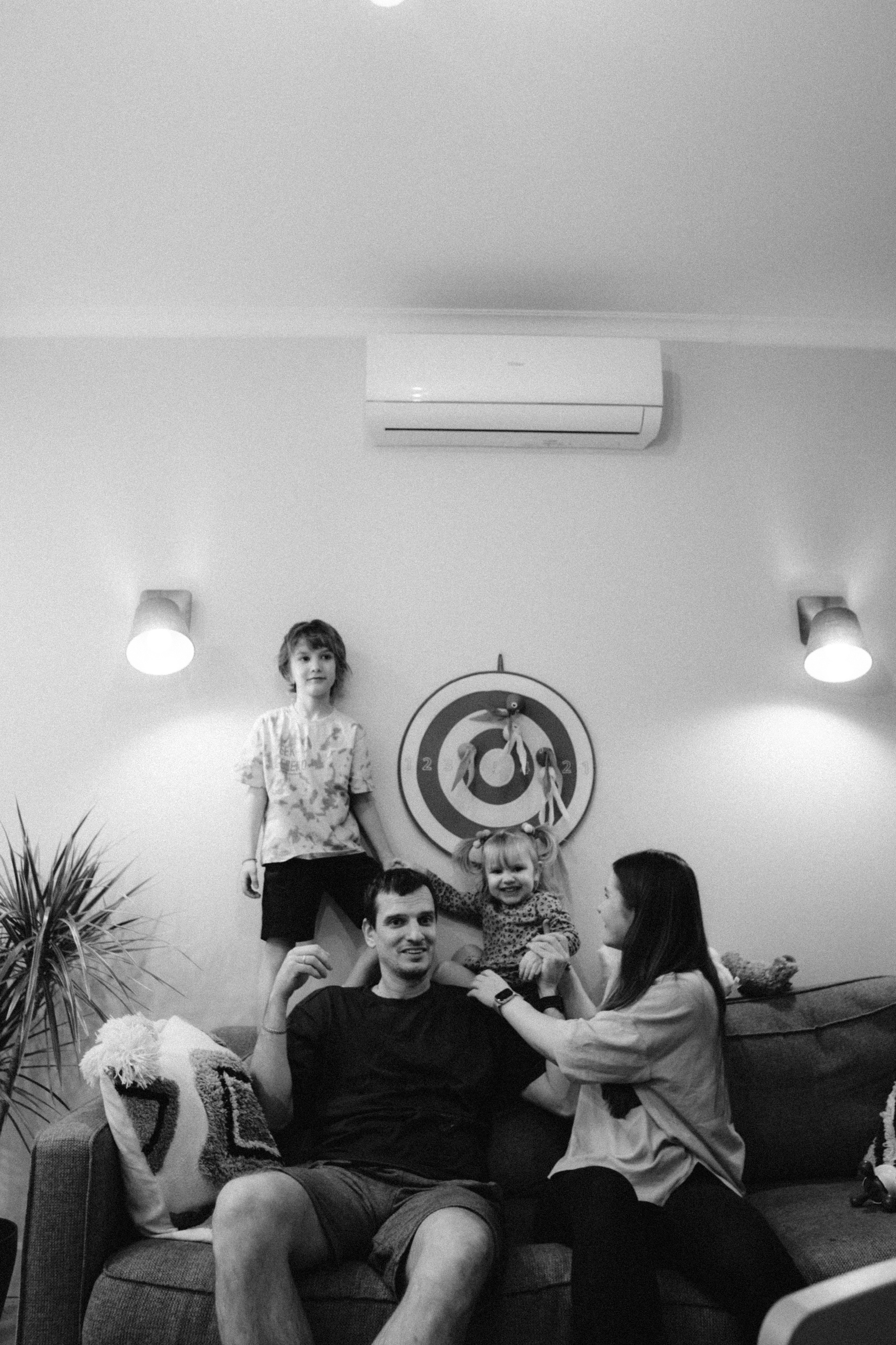 Day in my childhood. Family photographer in Warsaw Sasha Zenzina