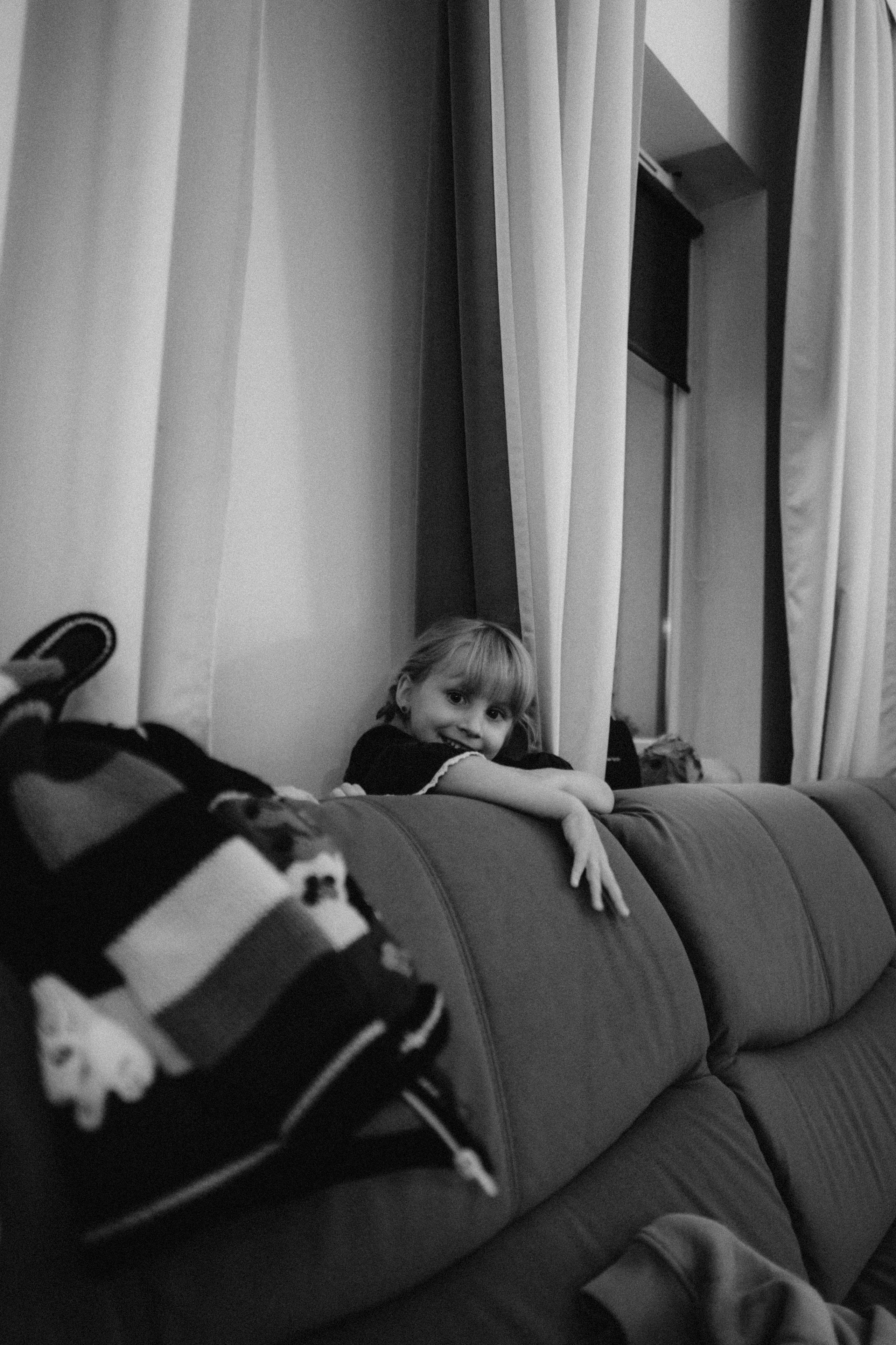 Home is where you are. Family photographer in Warsaw Sasha Zenzina