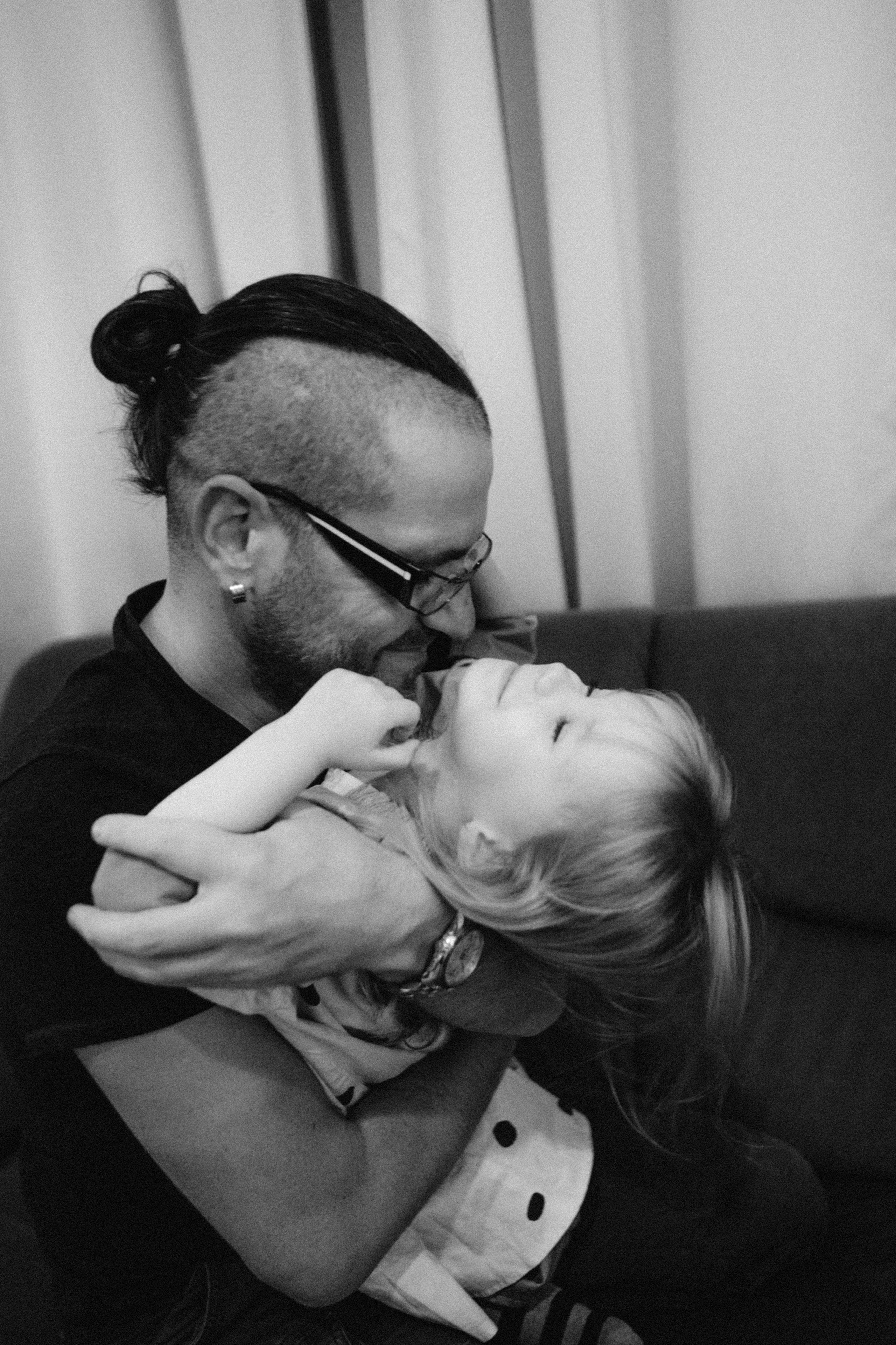 Home is where you are. Family photographer in Warsaw Sasha Zenzina