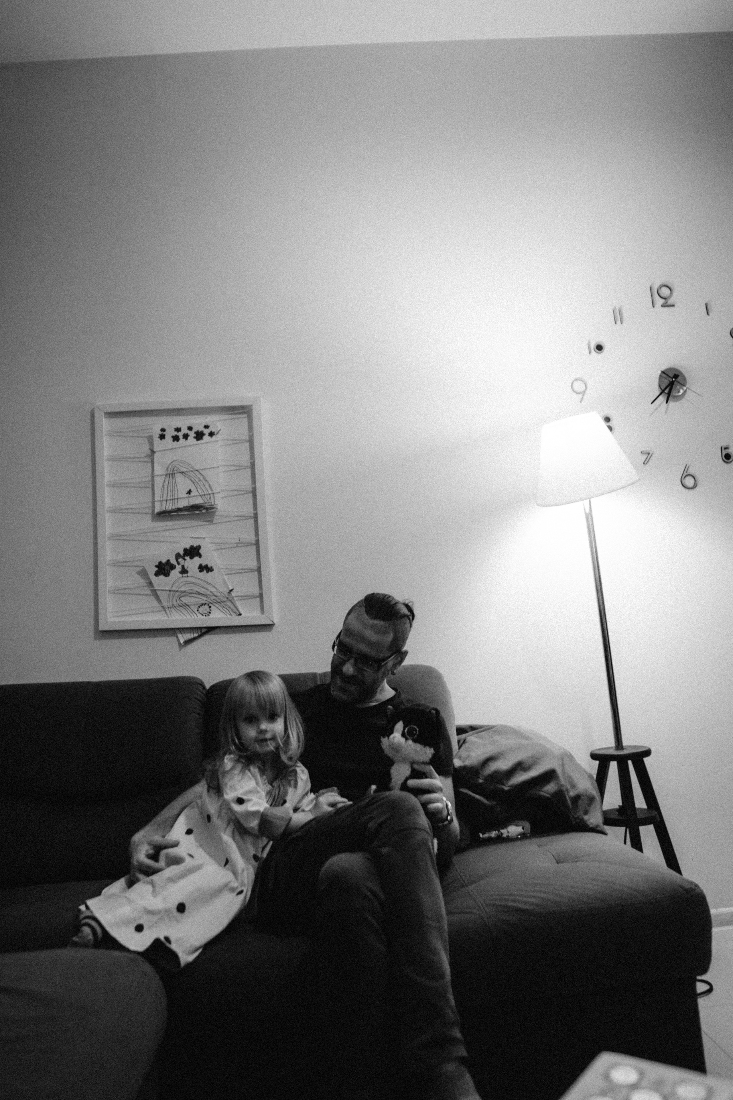 Home is where you are. Family photographer in Warsaw Sasha Zenzina