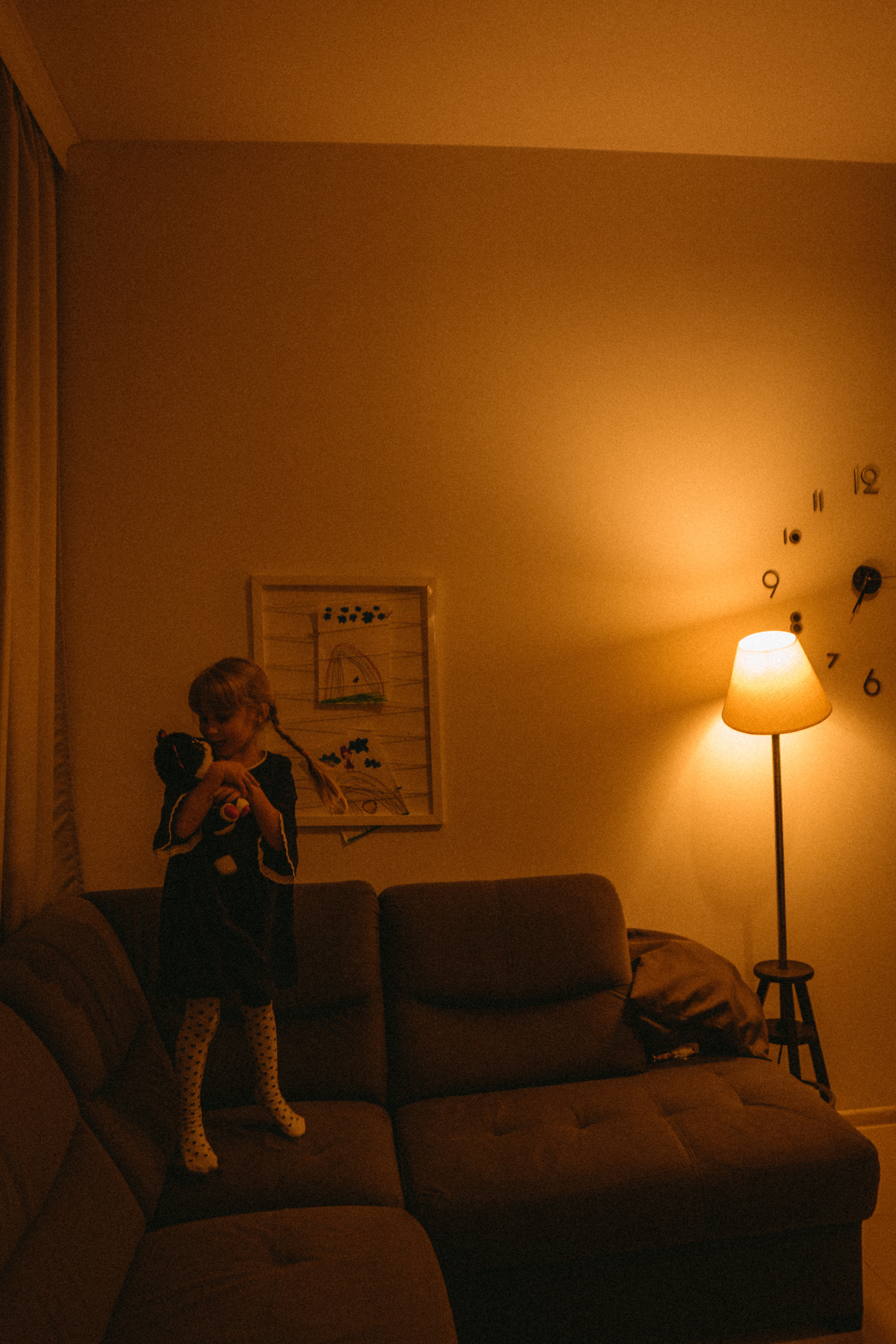 Home is where you are. Family photographer in Warsaw Sasha Zenzina