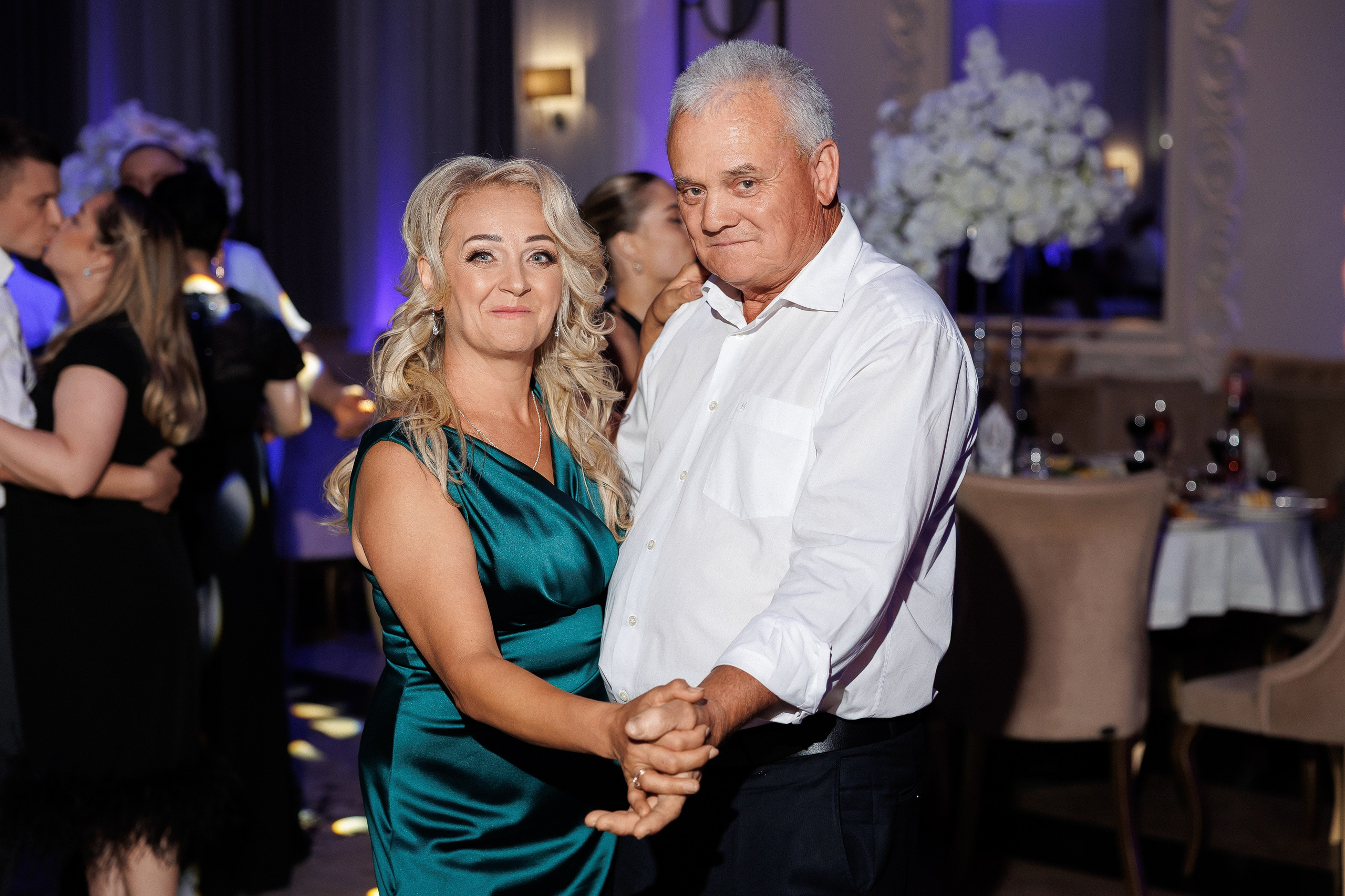 Eugen & Livia — Grand Elysee — Wedding Day. Servicii Foto și Video 067188353