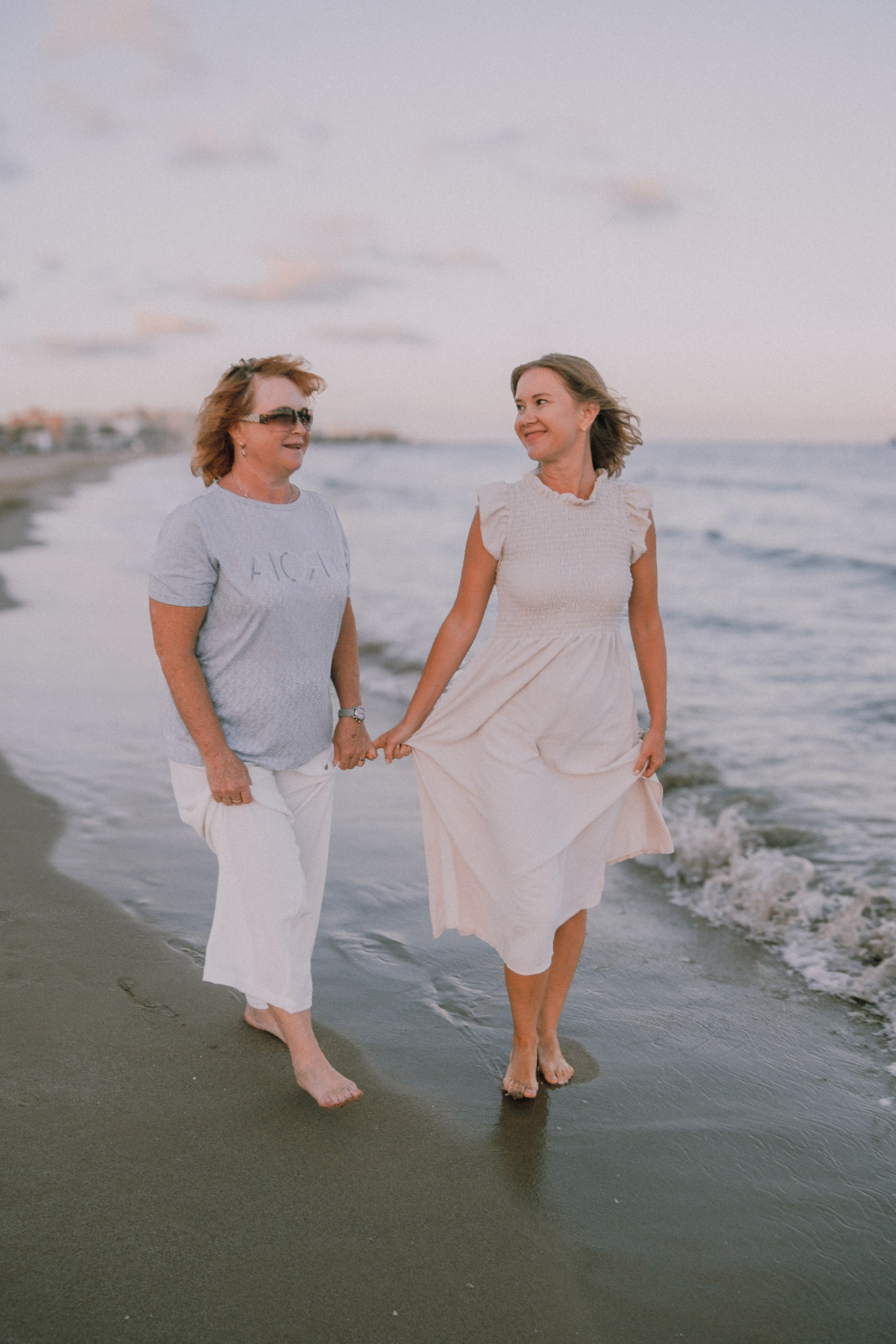 Sesión familiar en la playa. Fotografía profesional en Calafell - Elena Medvedeva