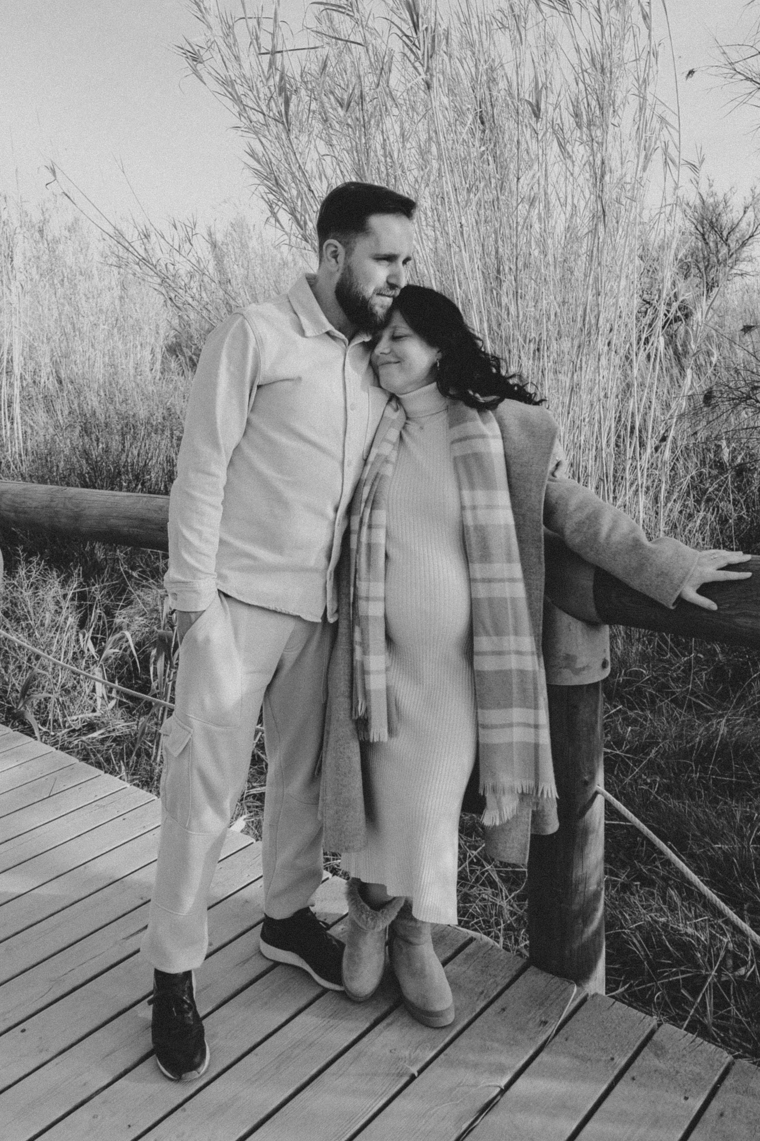 Sesión familiar embarazo. Fotografía profesional en Calafell - Elena Medvedeva