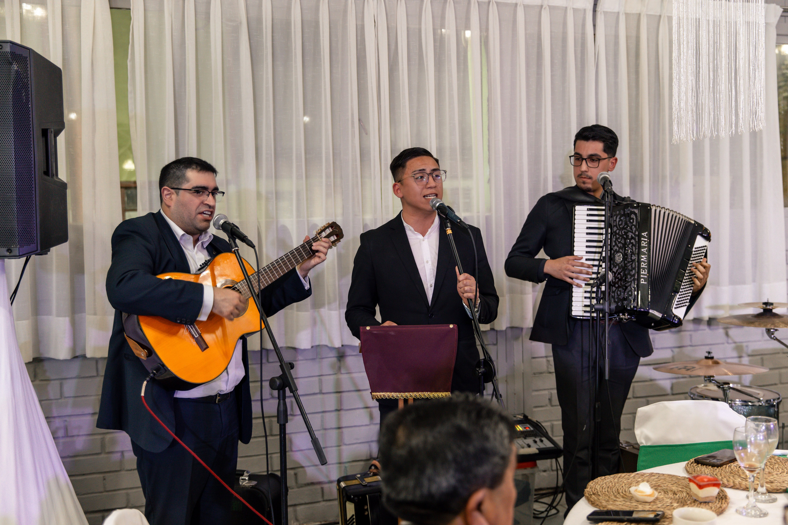 Johana y Edgar. Dinka & Emilio - El arte de preservar lo que no se repite