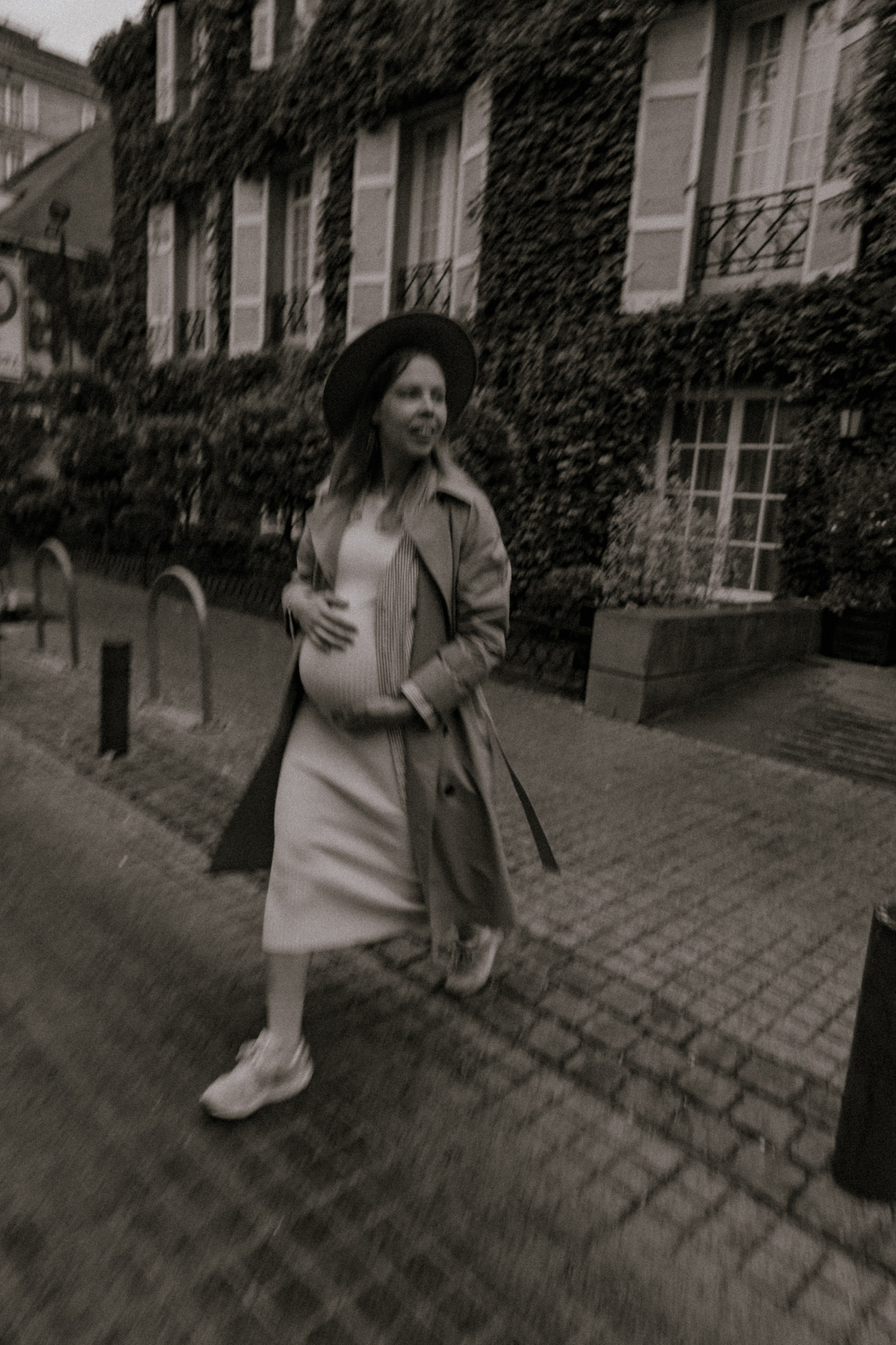 Lifestyle Maternity Photoshoot in Santiago — Natural Light & Real Emotion. Photographer in Santiago, Chile Anna Almazova