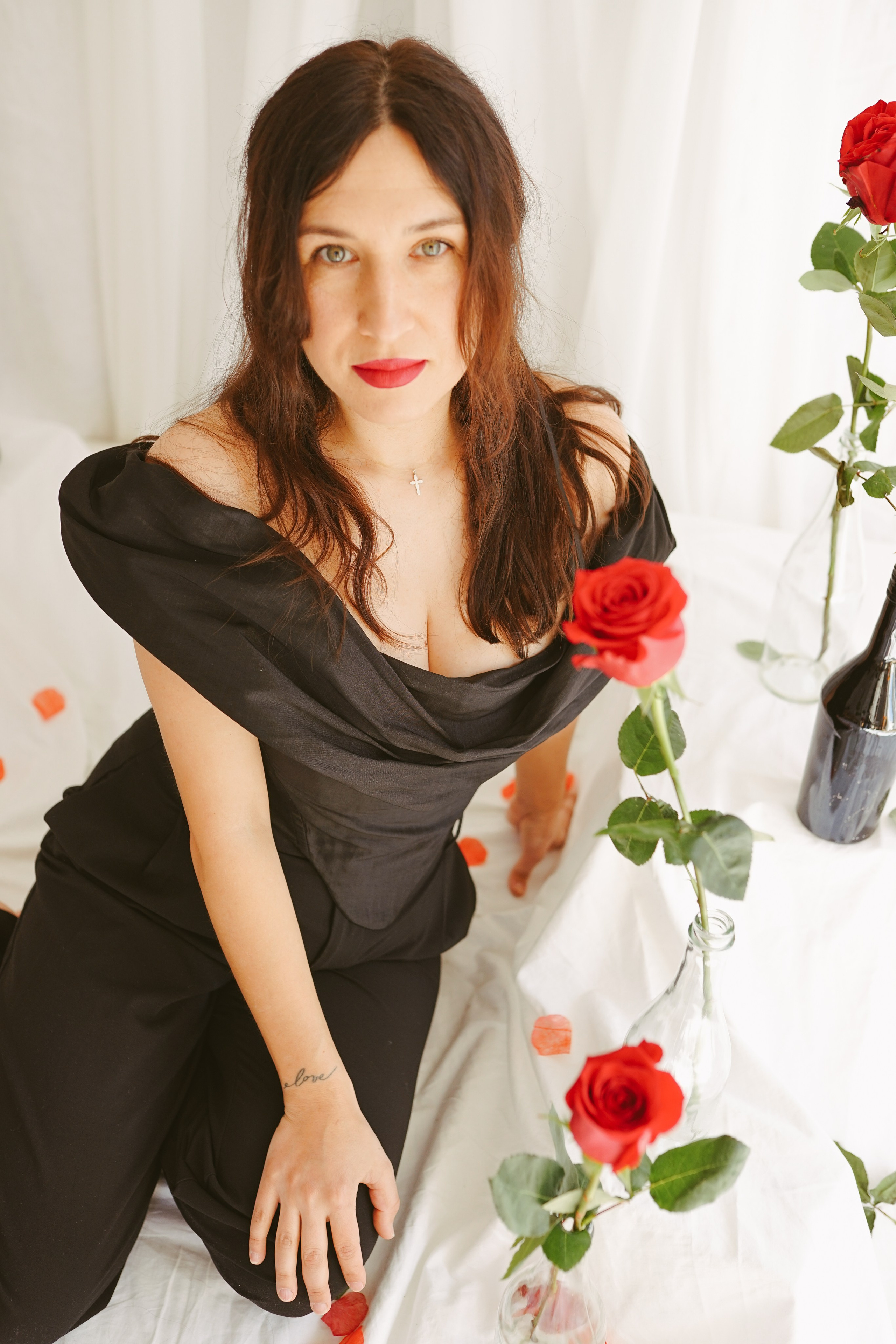 Fotografie de Portret Brașov | Artist Mădălina Beda. Madalina Beda- Artist vizual, fotograf, doula la nastere, consultant babywearing Brasov si in toata tara