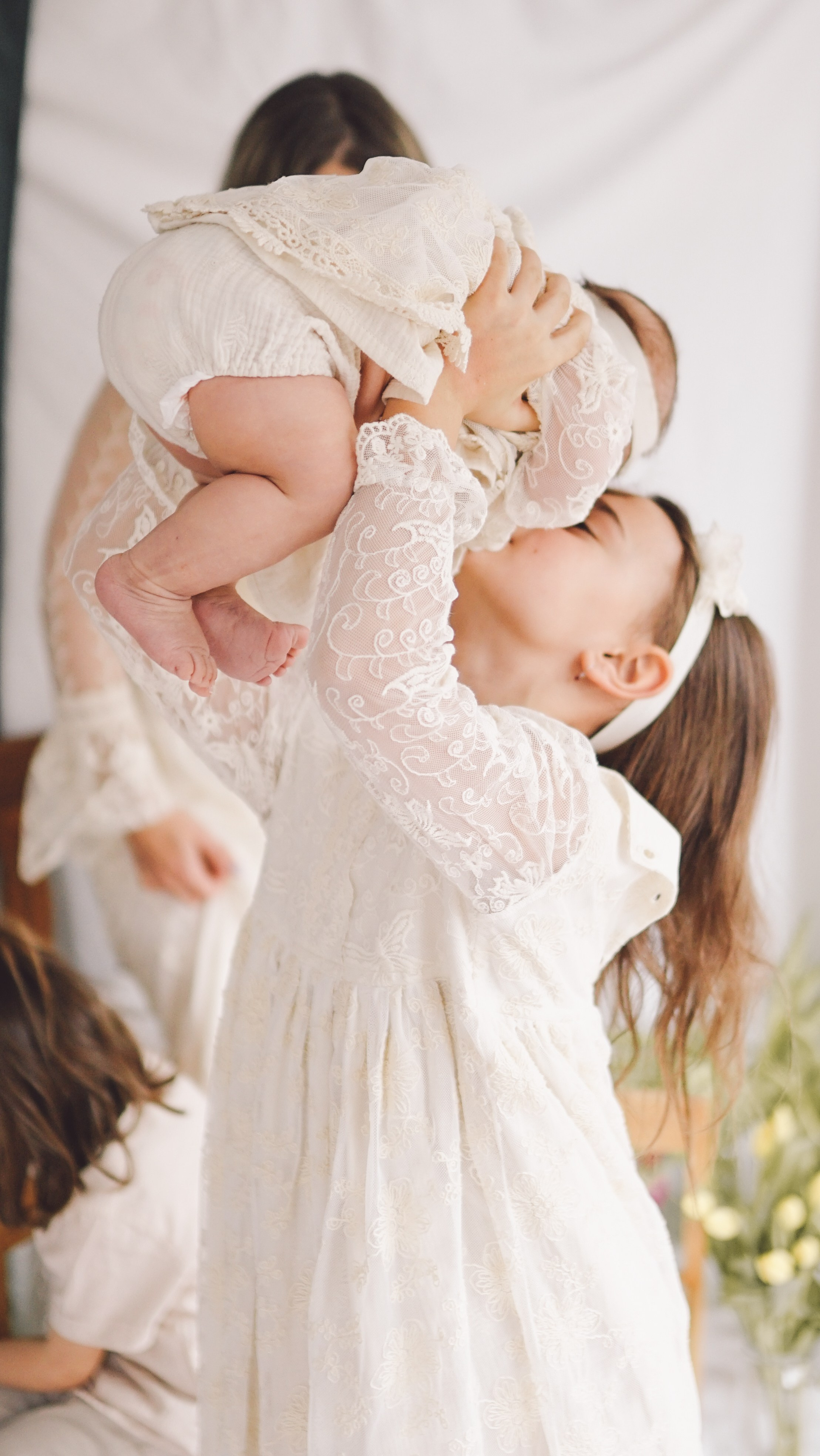 Ședințe Foto Primăvara Colorată Brașov | Mădălina Beda. Madalina Beda- Artist vizual, fotograf, doula la nastere, consultant babywearing Brasov si in toata tara