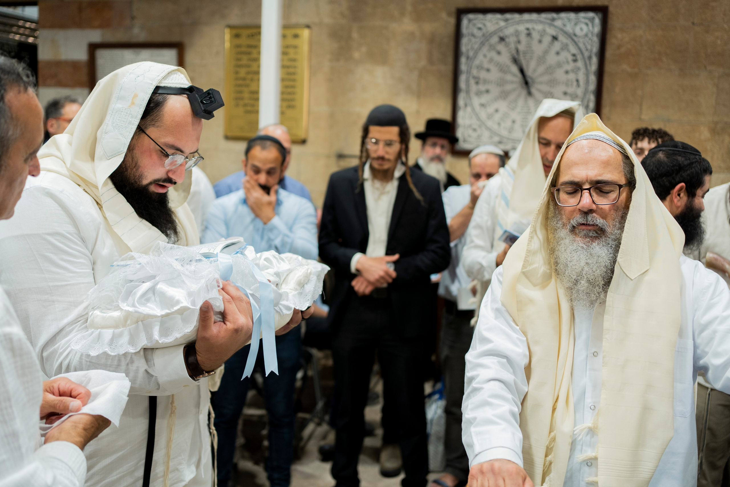 הברית של נחמן חזן. יוסף מזרחי צילום חתונה, ברית וזוגיות. צלם מקצועי שאוהב להוציא אתכם הכי יפים ברגעים הכי מרגשים