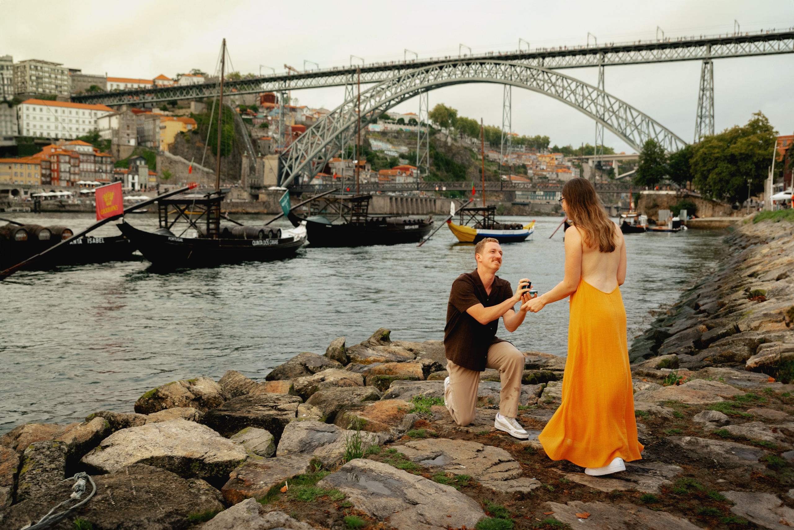 STEPHANIE and MICHAEL. Porto. Anastasiia Antoniuk portrait, family and couple photographer, Portugal