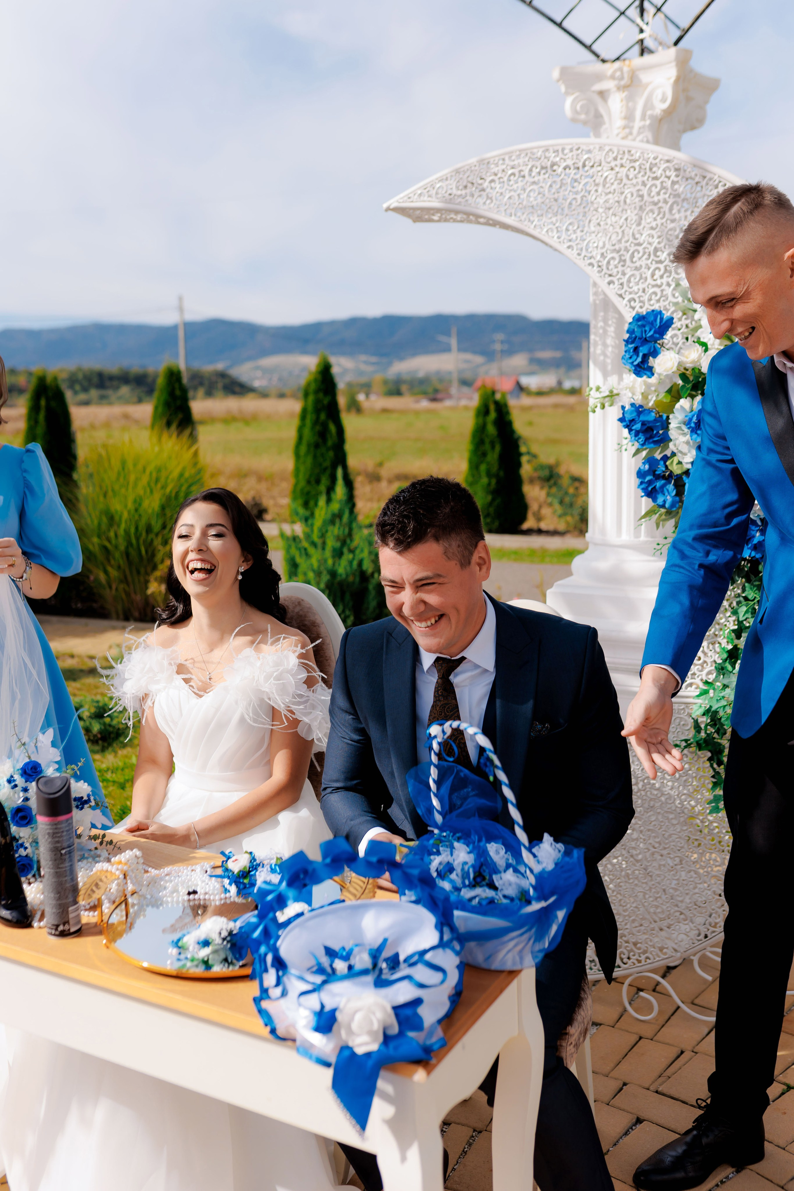 Loredana & Emilian – Ziua Nunții | Videografie - fotografie Botez Suceava, Iași, Botoșani. Servicii foto-video profesionale, pentru momente de neuitat