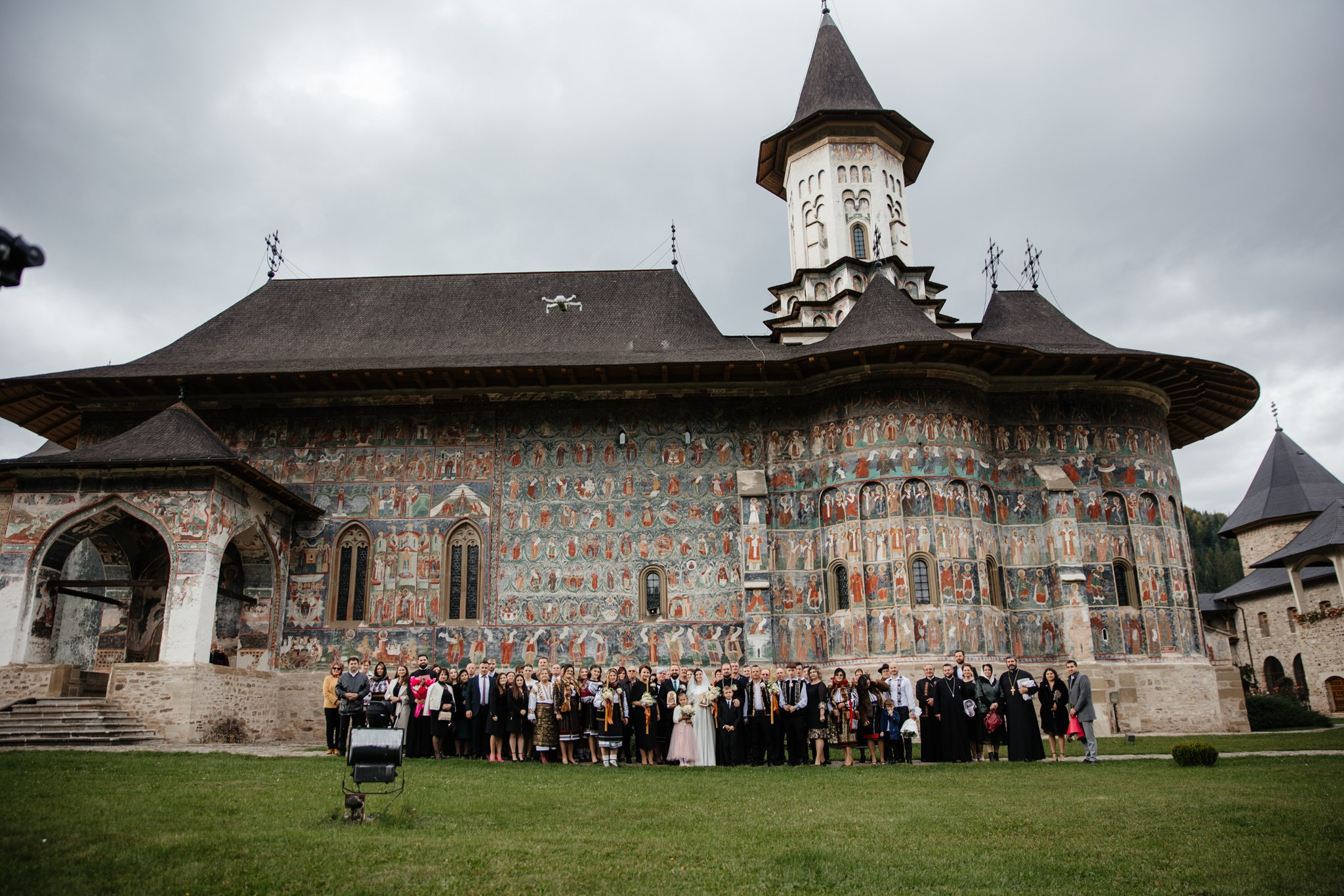 Nunta de Poveste la Sucevița: Cristi și Andreea. Servicii foto-video profesionale, pentru momente de neuitat