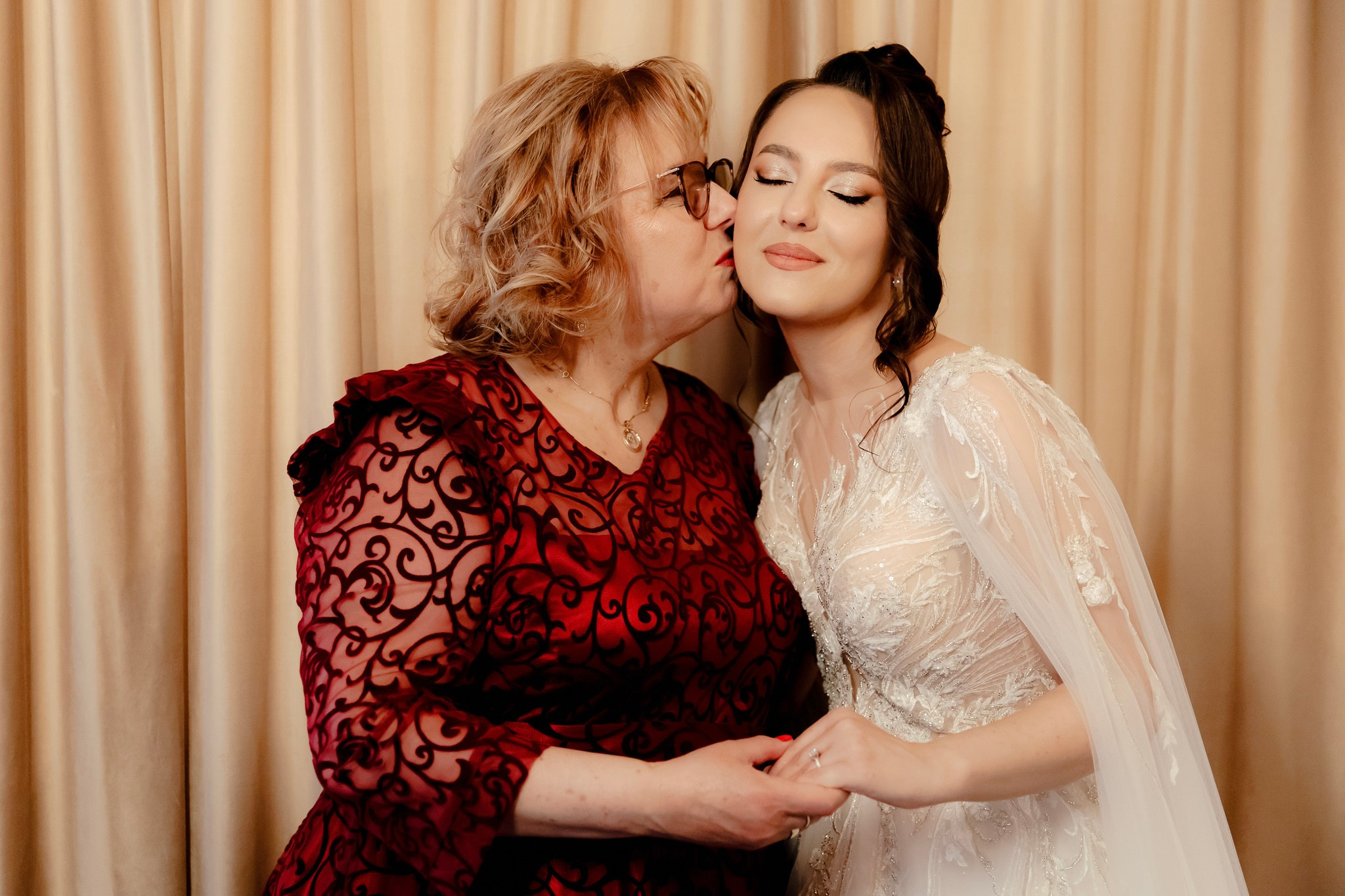 Ioana & Ionuț | Nuntă de poveste la Păstrăvăria Poiana din Mălini județul Suceava. Servicii foto-video profesionale, pentru momente de neuitat