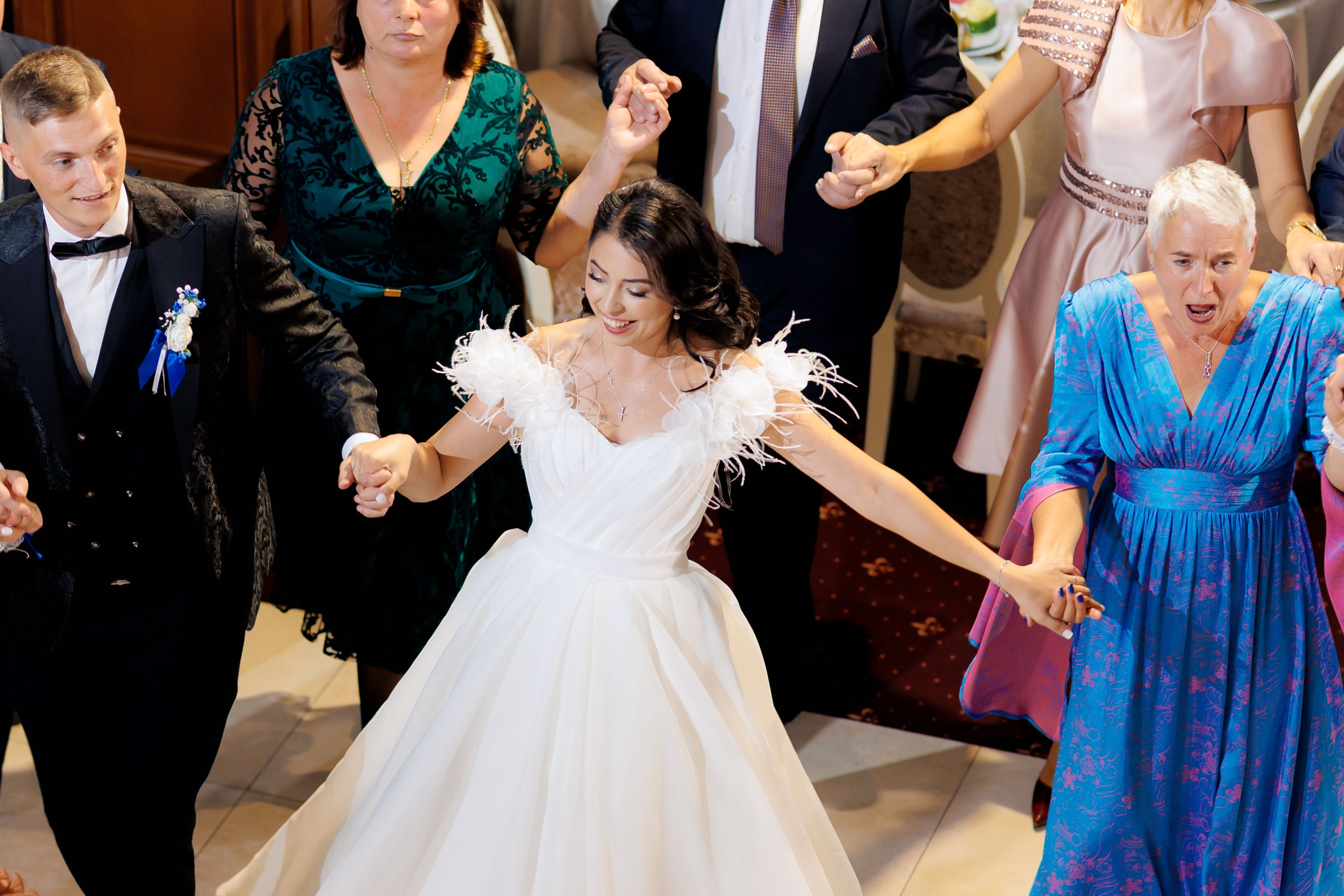 Loredana & Emilian – Ziua Nunții | Videografie - fotografie Botez Suceava, Iași, Botoșani. Servicii foto-video profesionale, pentru momente de neuitat