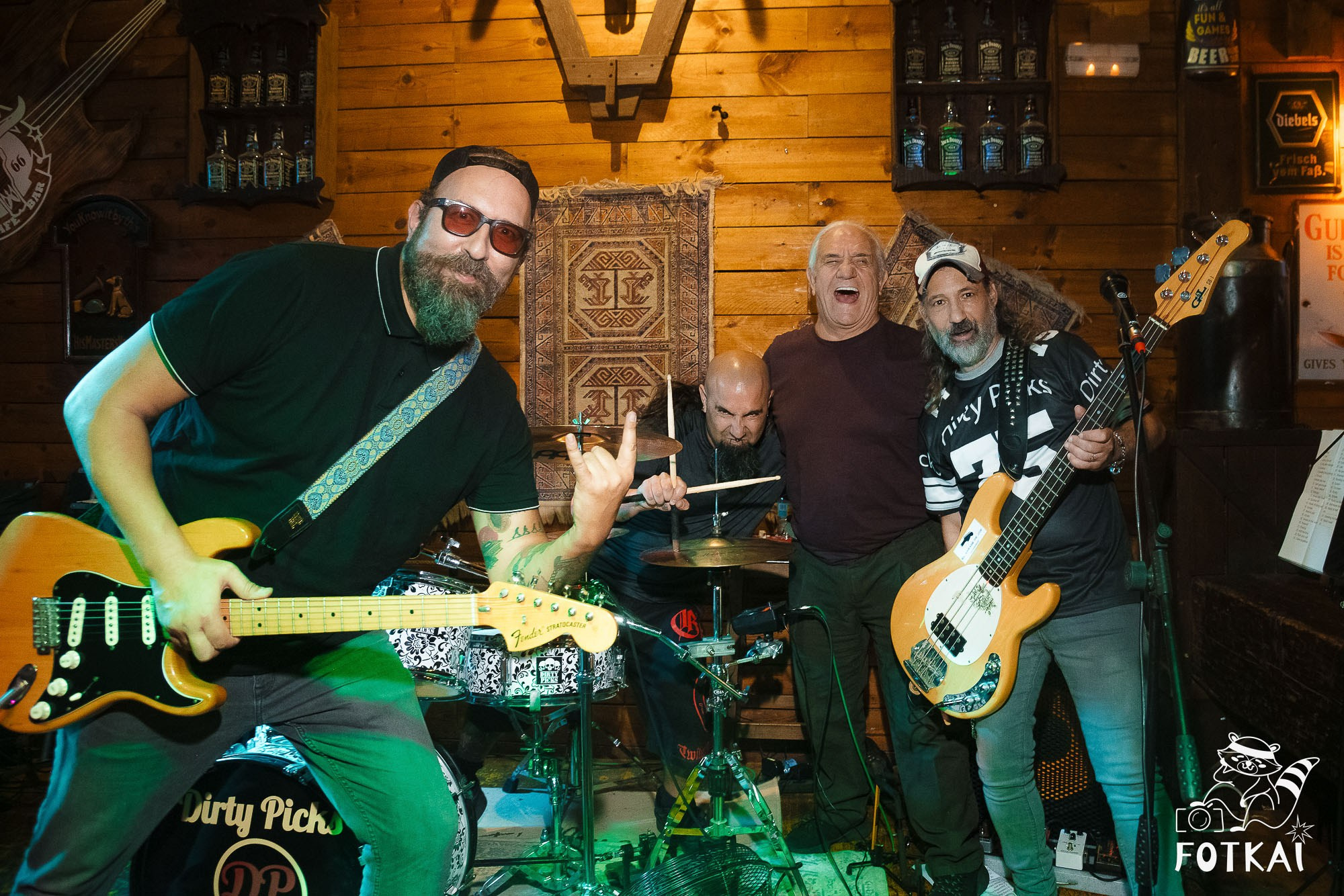 Dirty Picks — Fotos del concierto en El Paso Bar, Torrevieja, 2026 | FOTKAI