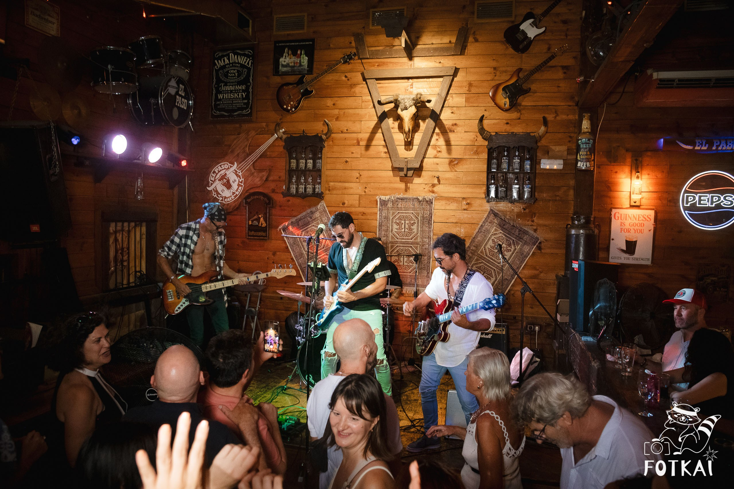 Stones of the Coast en El Paso Rock Bar Torrevieja: Reportaje fotográfico 20.09.25 | FOTKAI