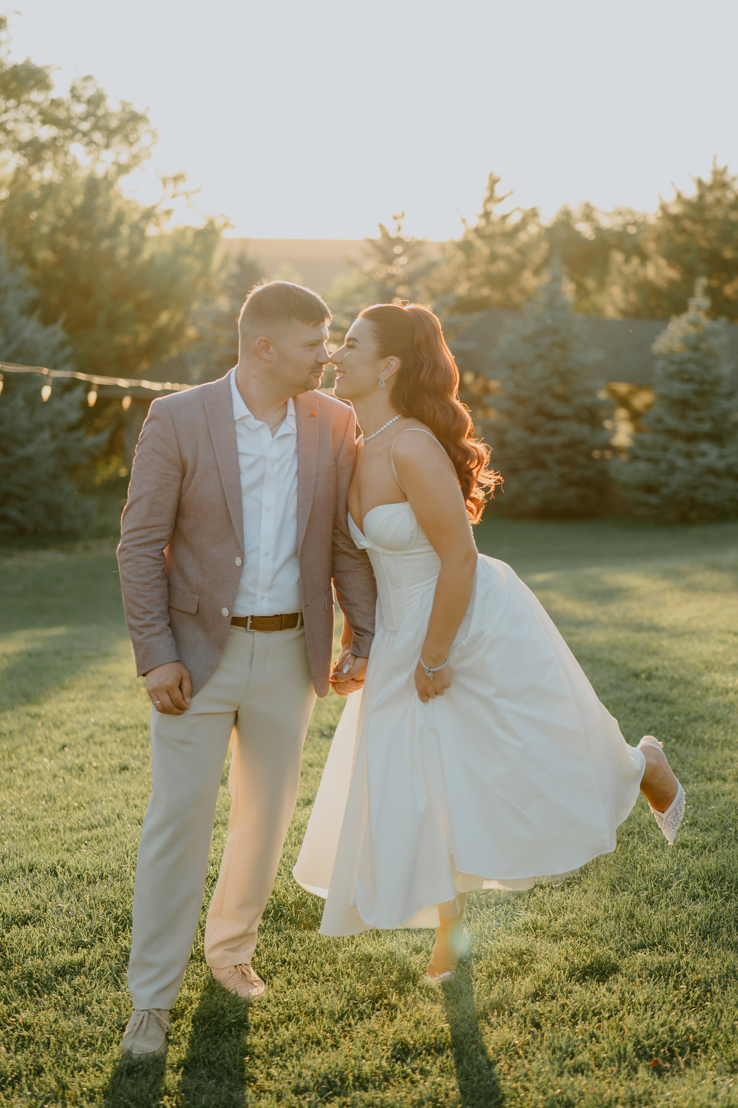 V & A. Crudueugen.com