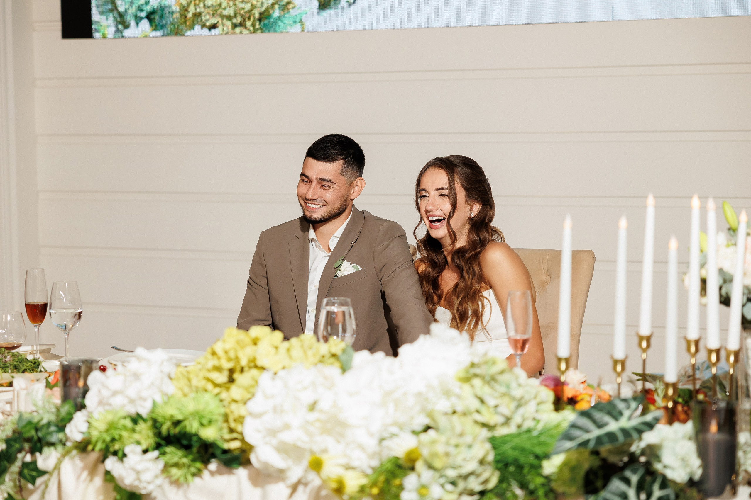 Eugen & Livia — Grand Elysee — Wedding Day. Servicii Foto și Video 067188353