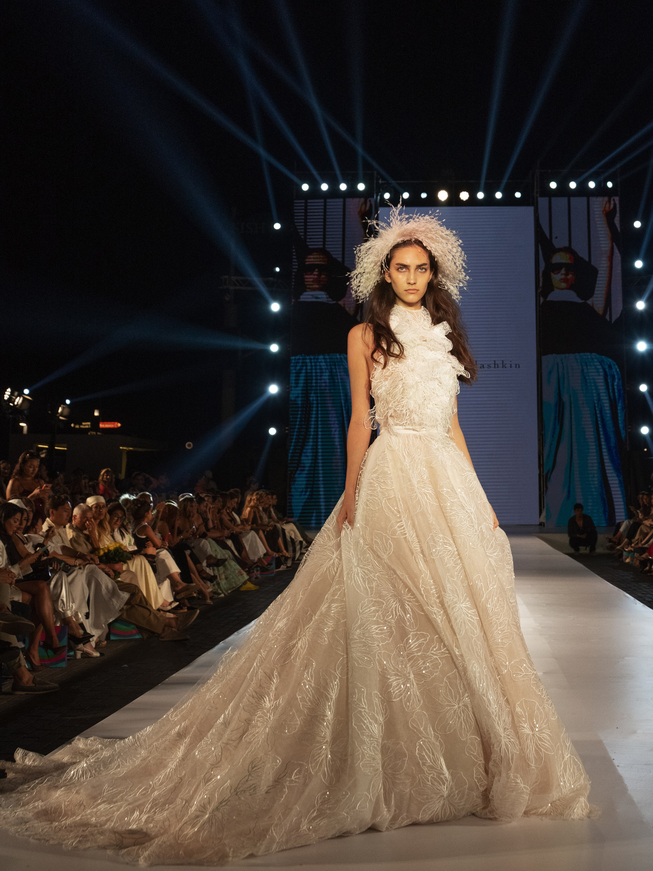 Valentin Yudashkin x AFW 2026. Фотограф Баку Тбилиси