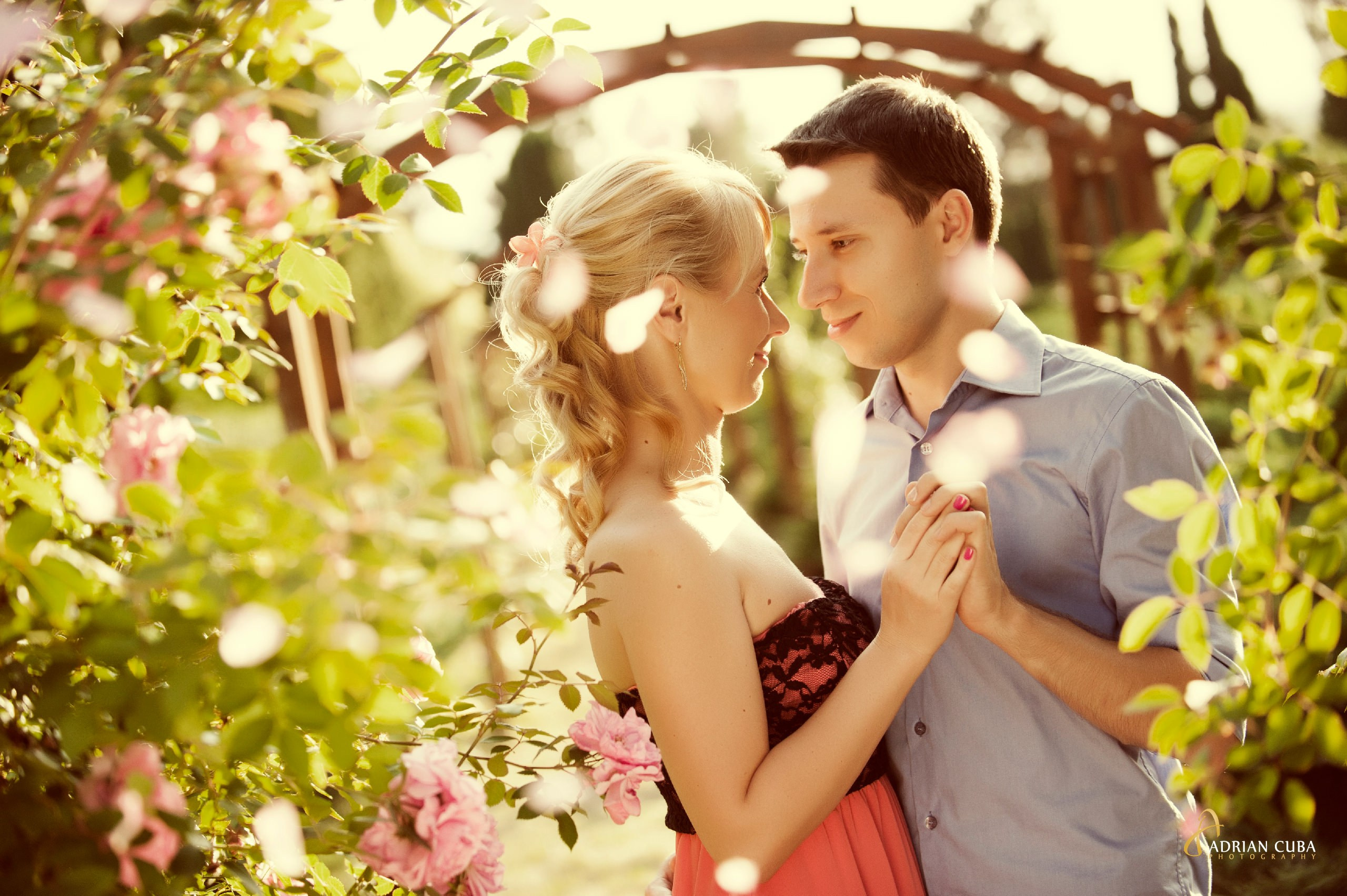 Sedinta foto Save the Date Iasi | Fotografie de logodna realizata de Adrian Cuba