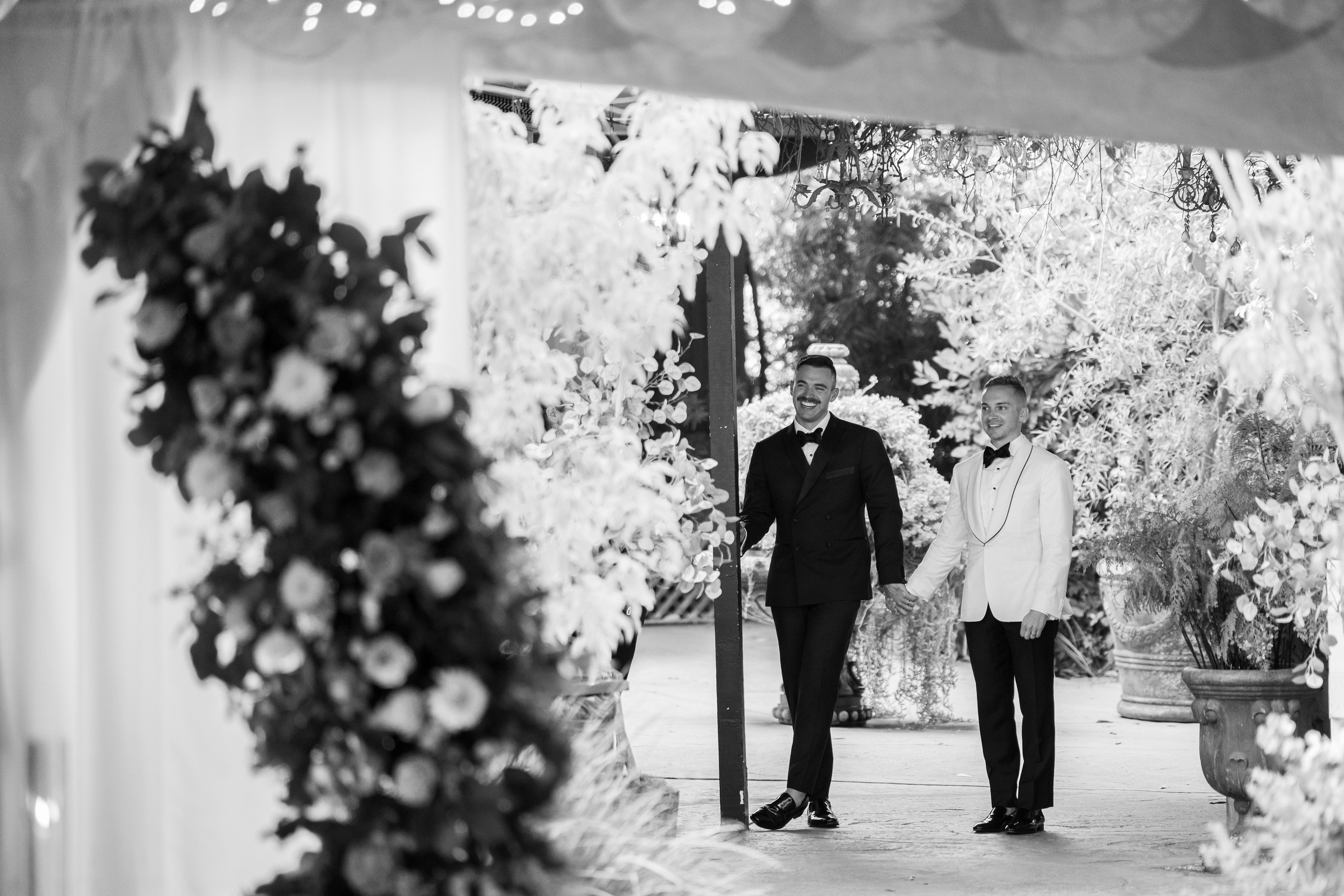 LGBT wedding photographer in California. Wedding Photography & Videography Team in California, Los Angeles, San Francisco, San Diego and Travel