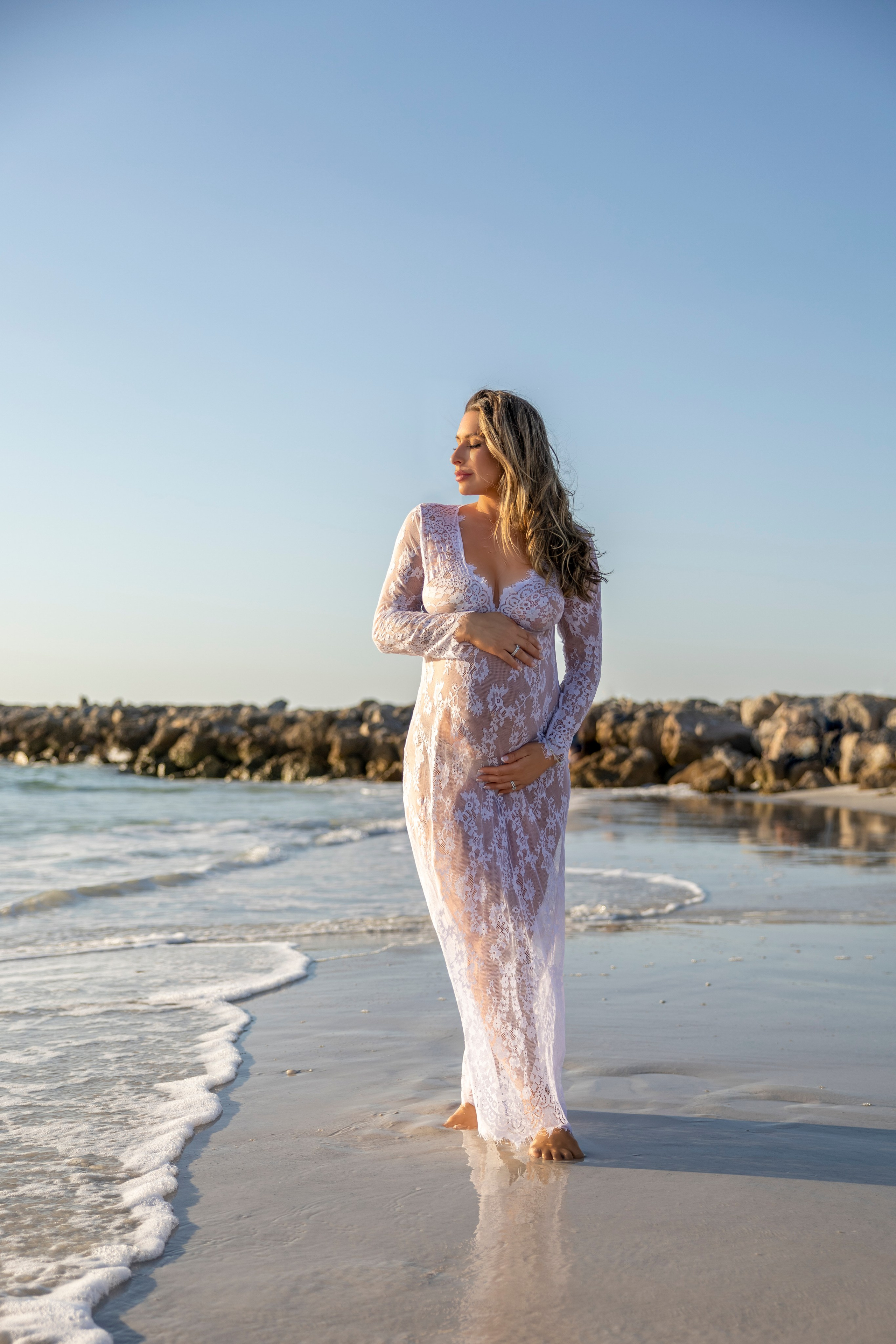 Pregnancy photos. Newborn photographer in Tampa Bay Area, FL