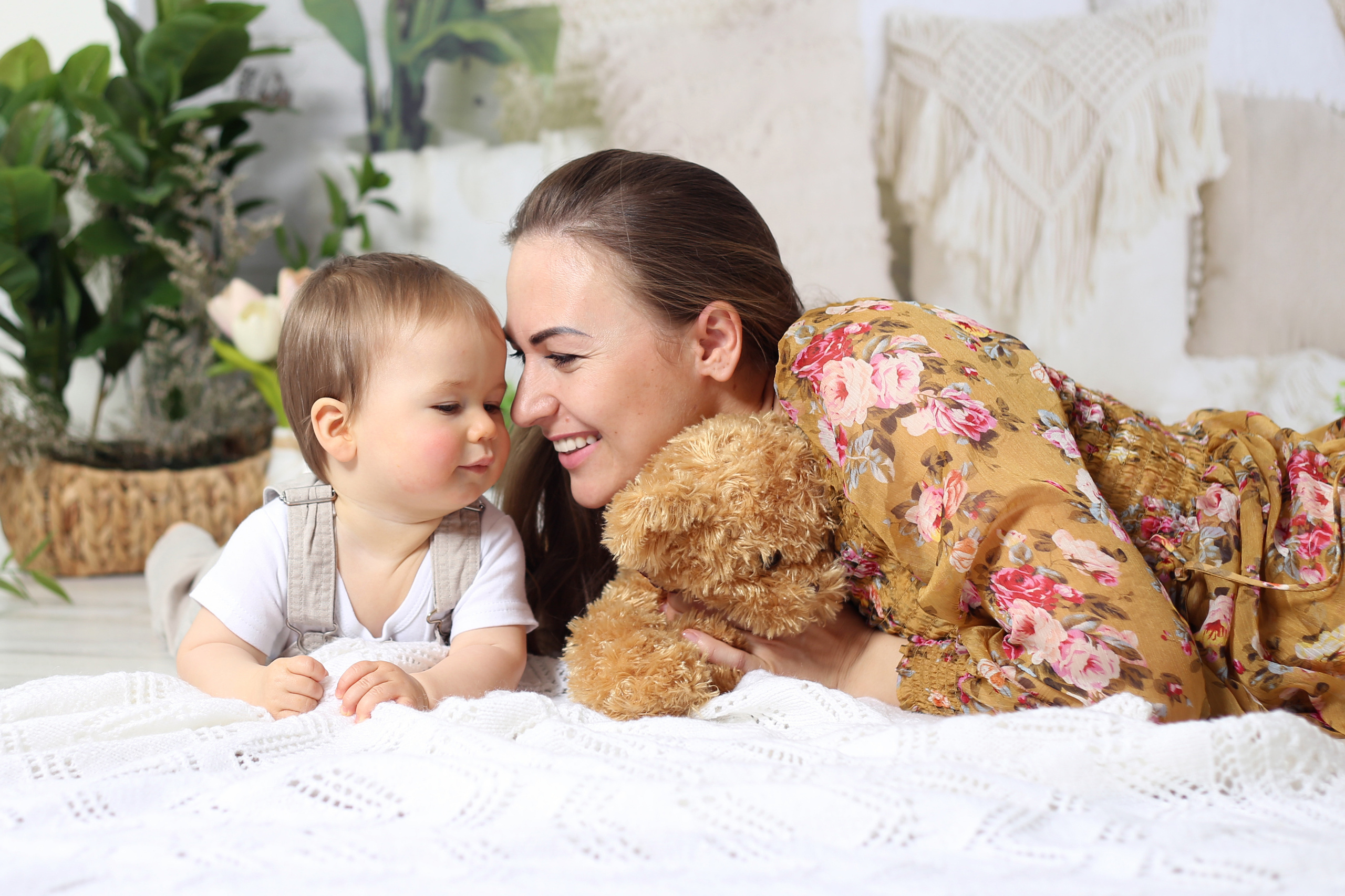 Newborn. YuAnna studio. Family & Kids Photographer in Seattle area, located in