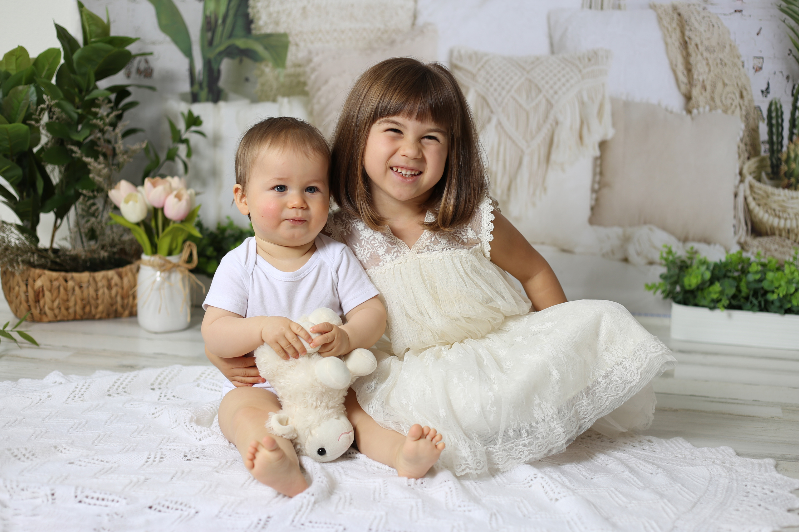 Newborn. YuAnna studio. Family & Kids Photographer in Seattle area, located in