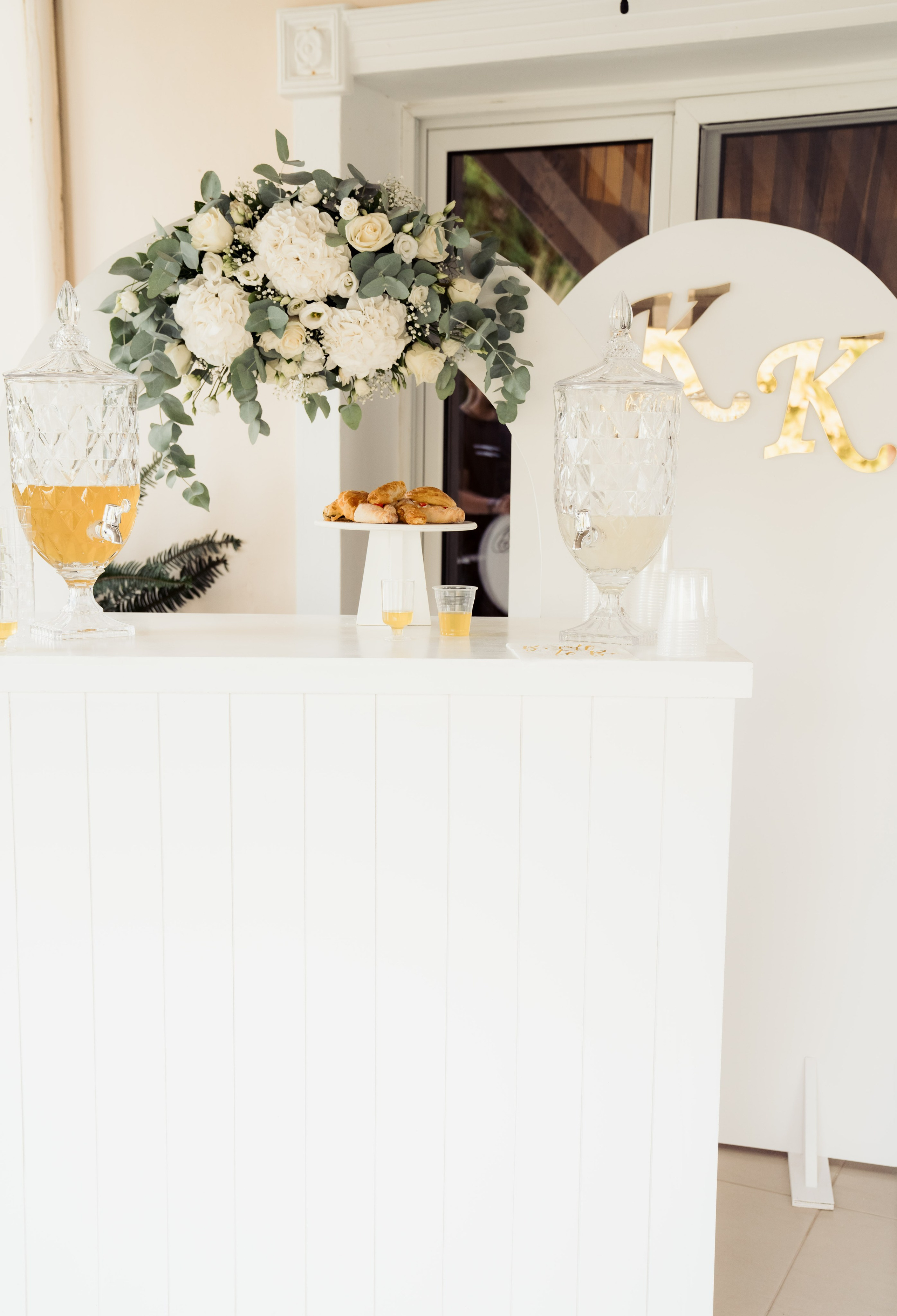 KONSTANTINOS & KONSTANTINA