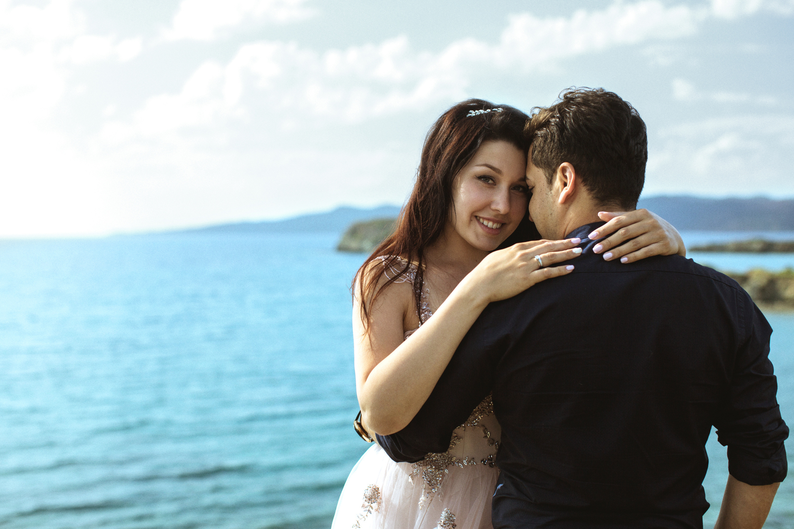 Выездная свадебная фотосессия на диких скалистых пляжах Амазон. Фотограф в Каппадокии / Julia Ganch