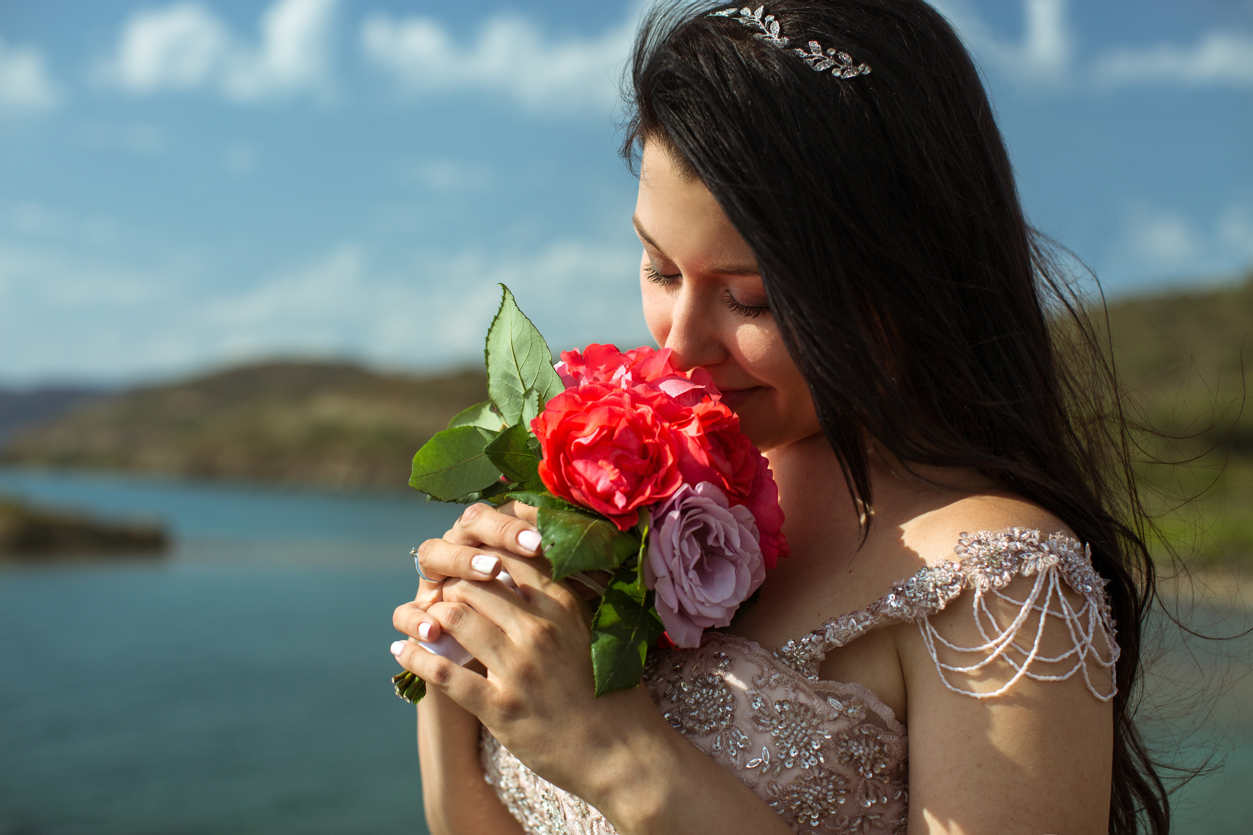 Выездная свадебная фотосессия на диких скалистых пляжах Амазон. Фотограф в Каппадокии / Julia Ganch