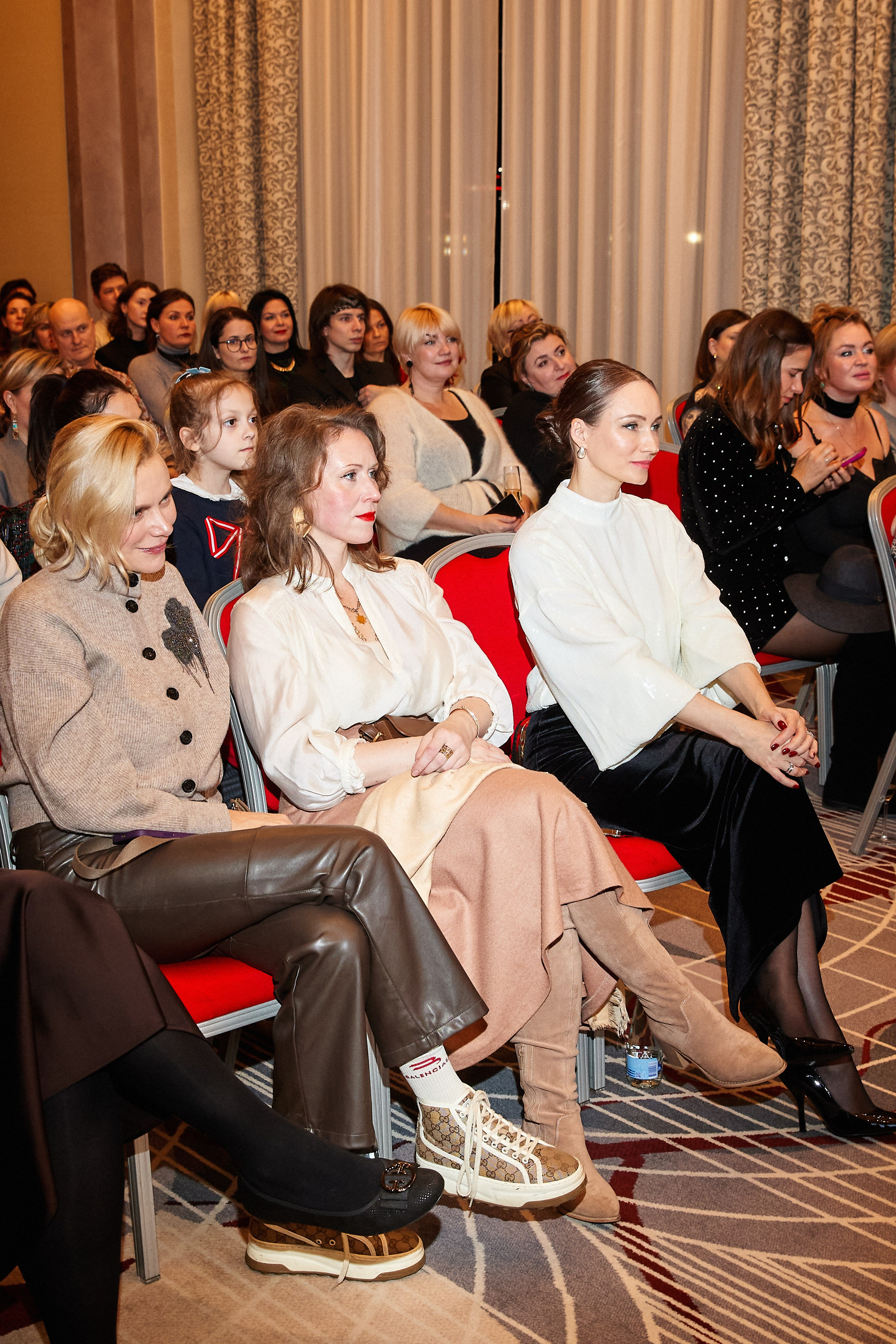 Conference by Daria Oskin. Destination wedding and fashion photographer in Riga Igor Davidovich