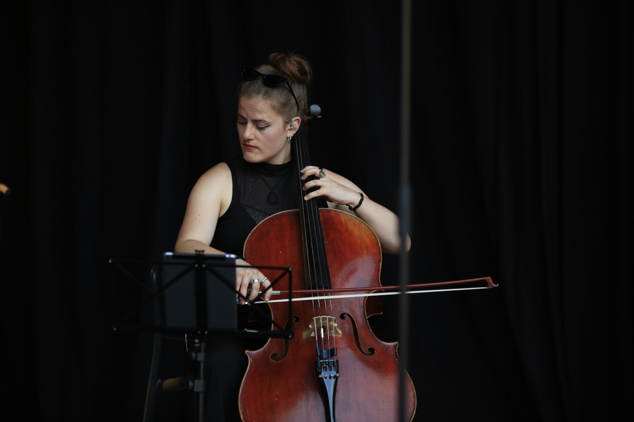 Music concerts. Portret photographer in Switzerland Artur Magpie