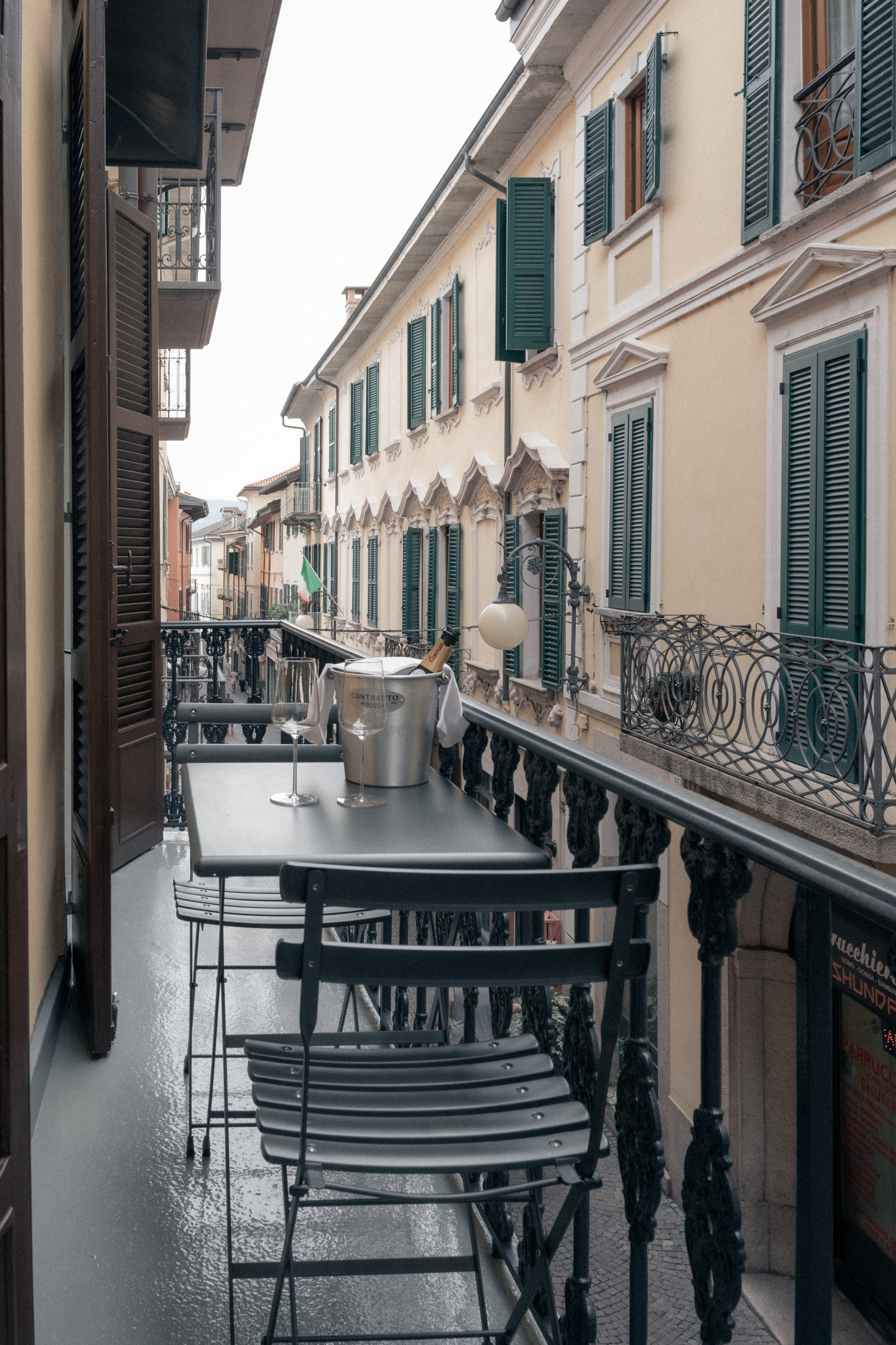 Appartamenti «Caffè delle Rose». PHOTOGRAPHER IN ITALY