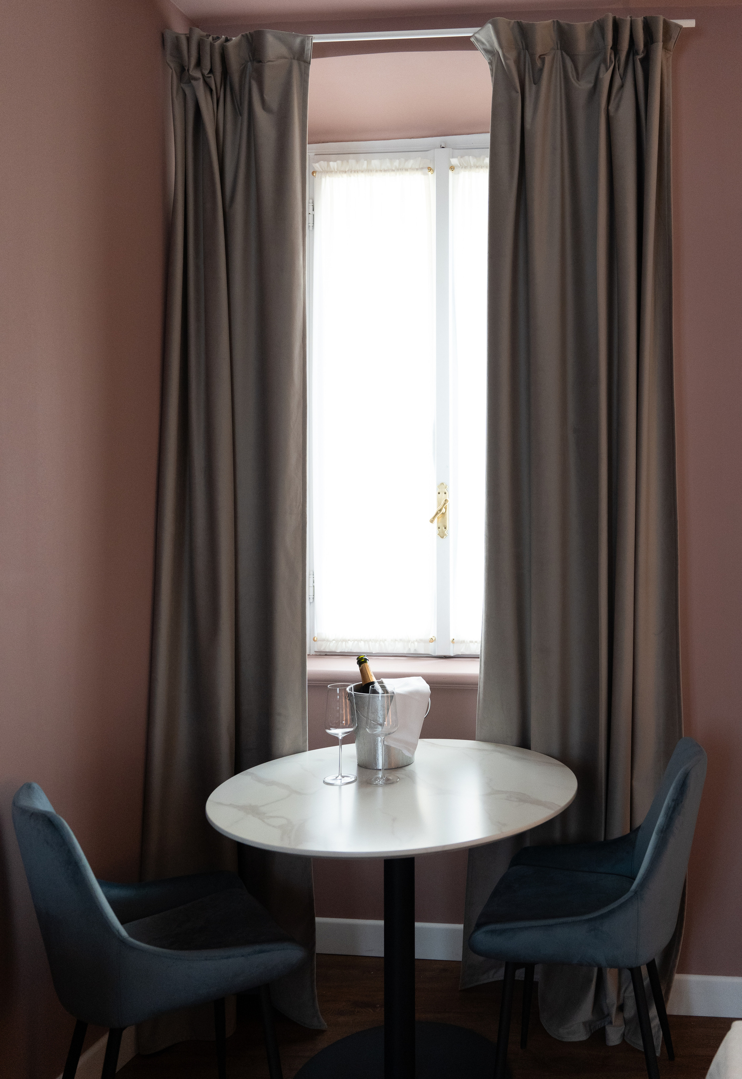 Appartamenti «Caffè delle Rose». PHOTOGRAPHER IN ITALY