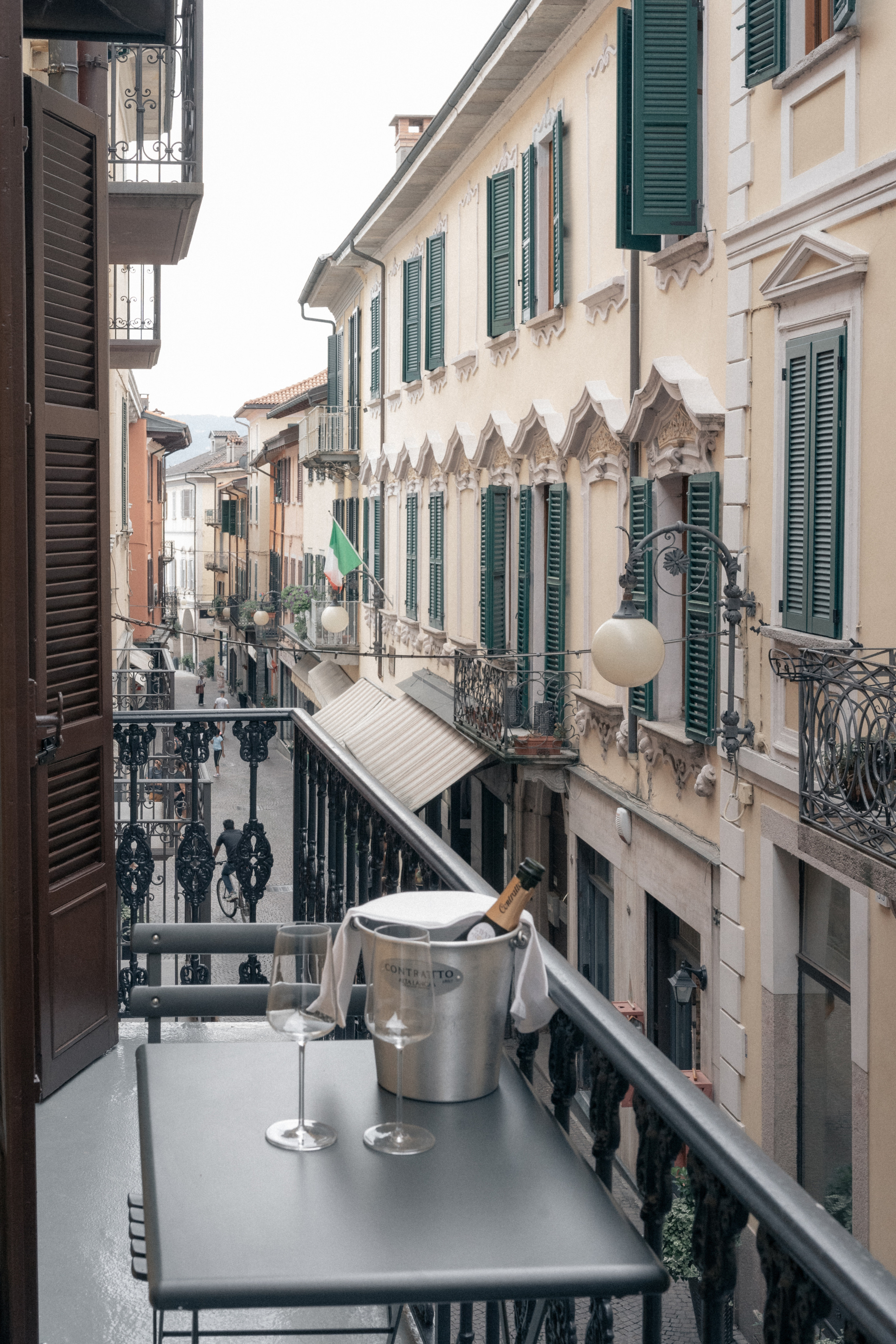 Appartamenti «Caffè delle Rose». PHOTOGRAPHER IN ITALY