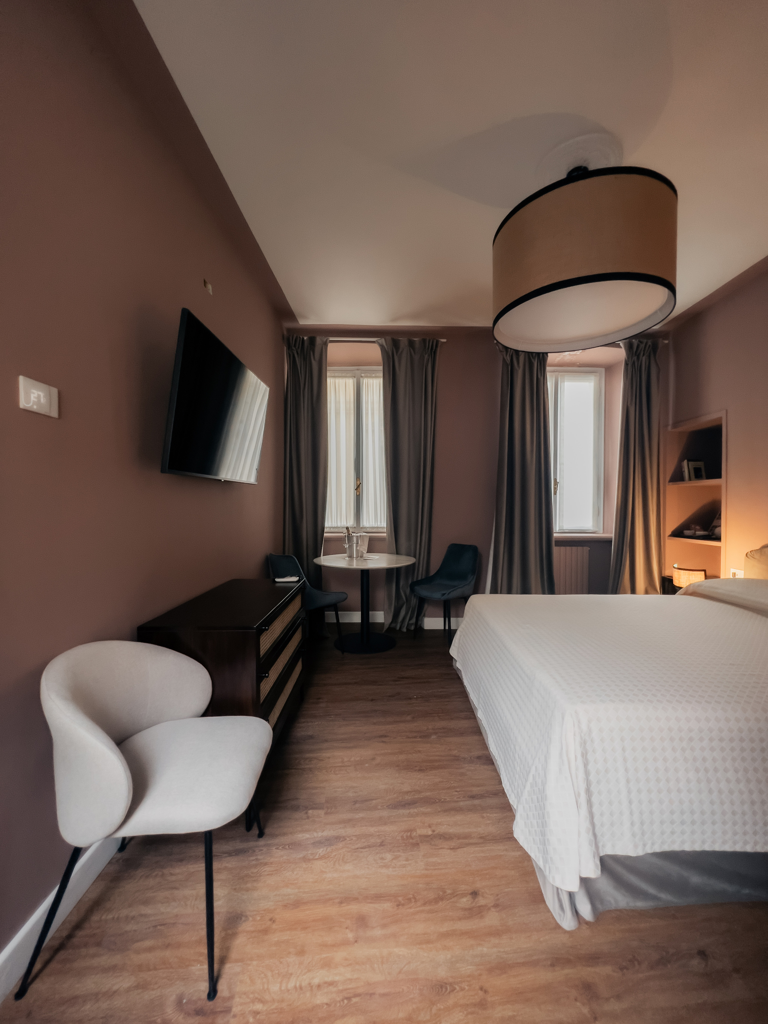 Appartamenti «Caffè delle Rose». PHOTOGRAPHER IN ITALY