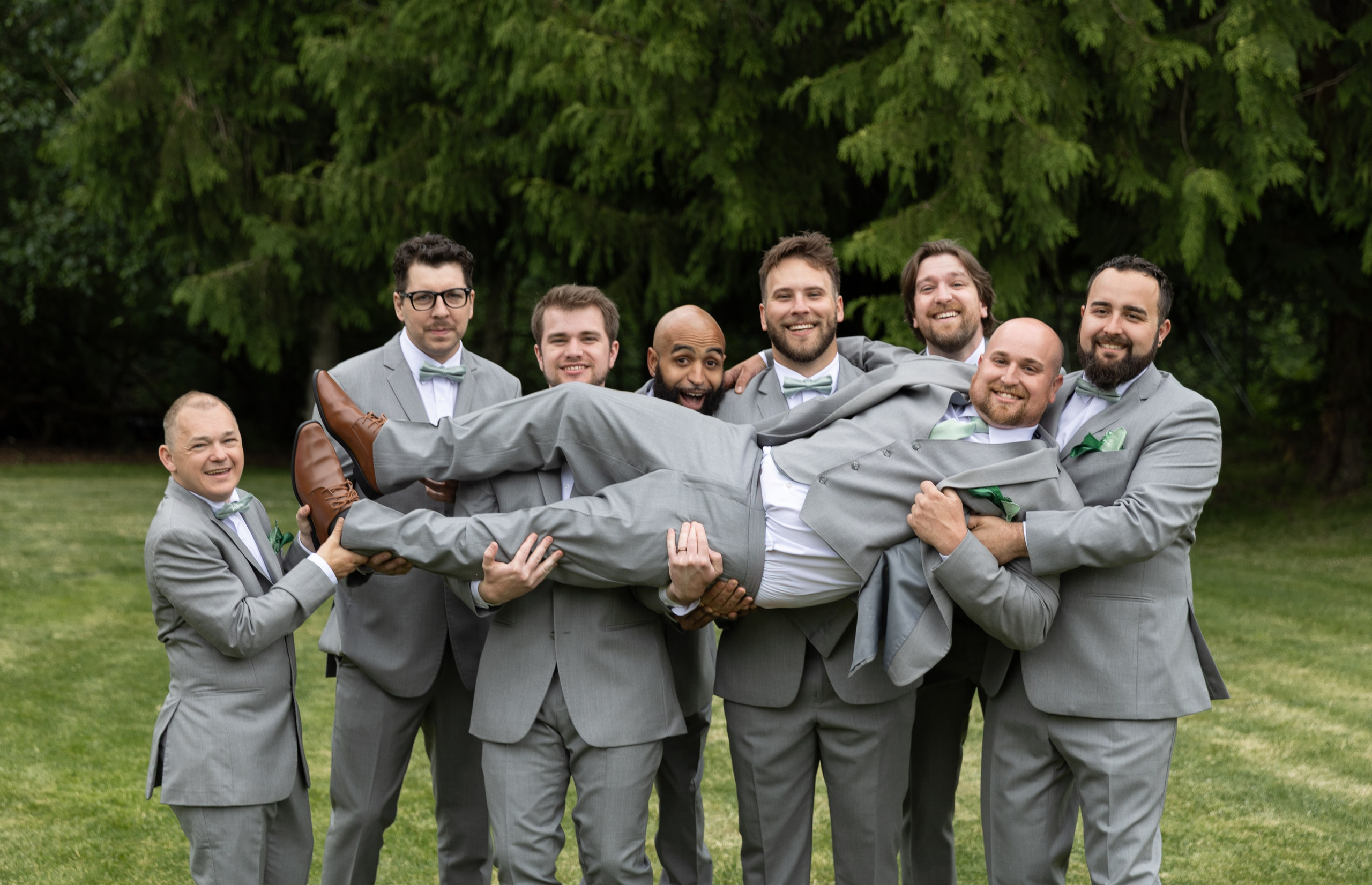 Backyard Wedding. Family and Wedding photographer