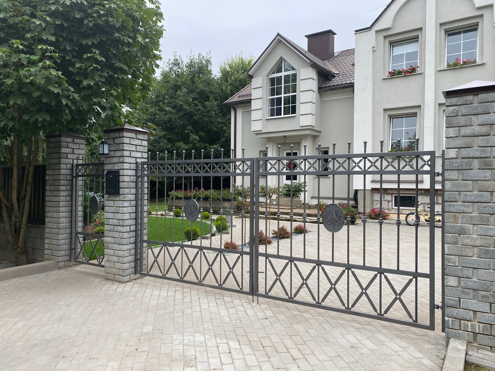 Коммерческие проекты Марии Тарлецкой. Скульптор кузнец Мария Тарлецкая