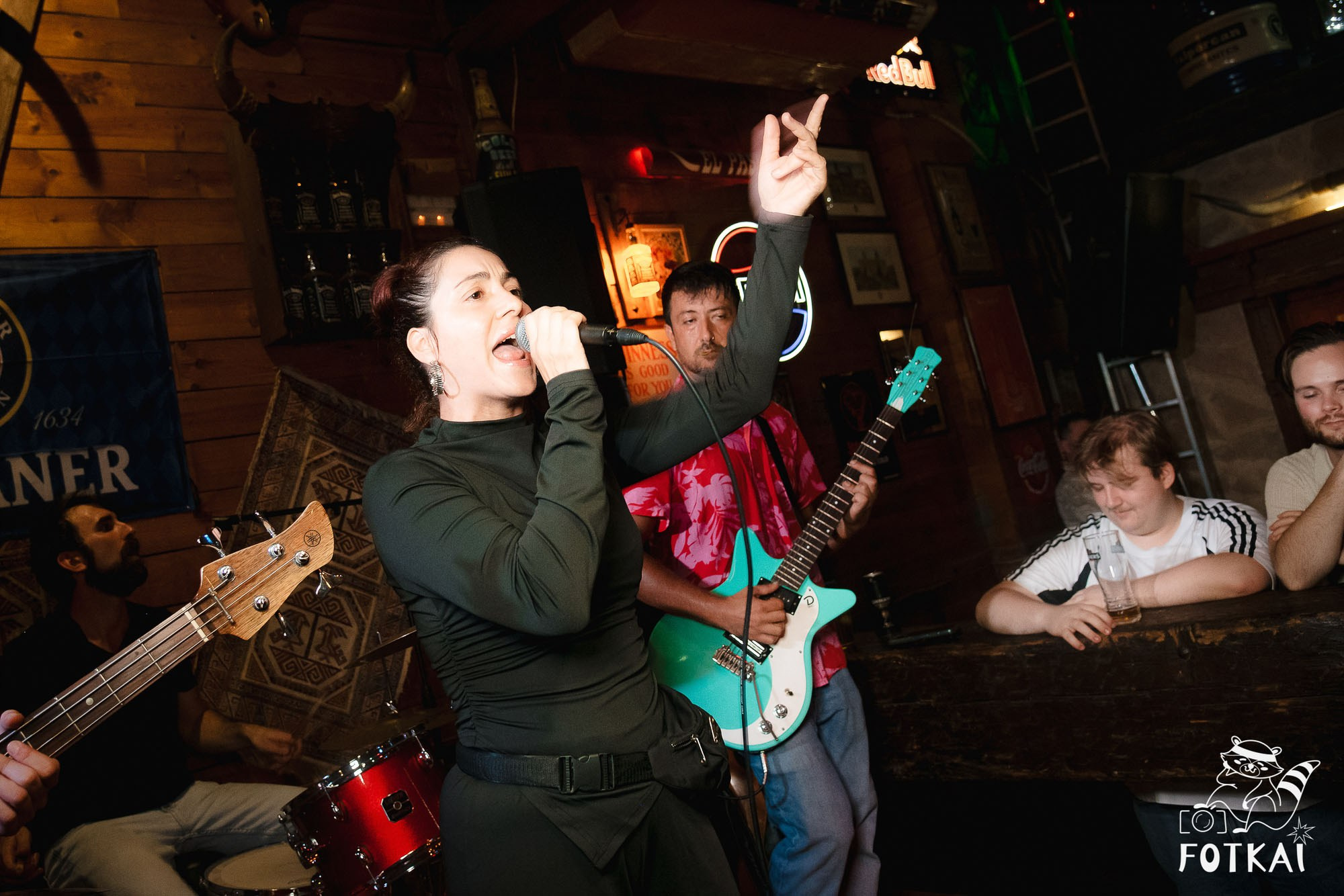 Get Back en El Paso Bar – Noche de Rock en Vivo | Reportaje Fotográfico Oktoberfest | FOTKAI