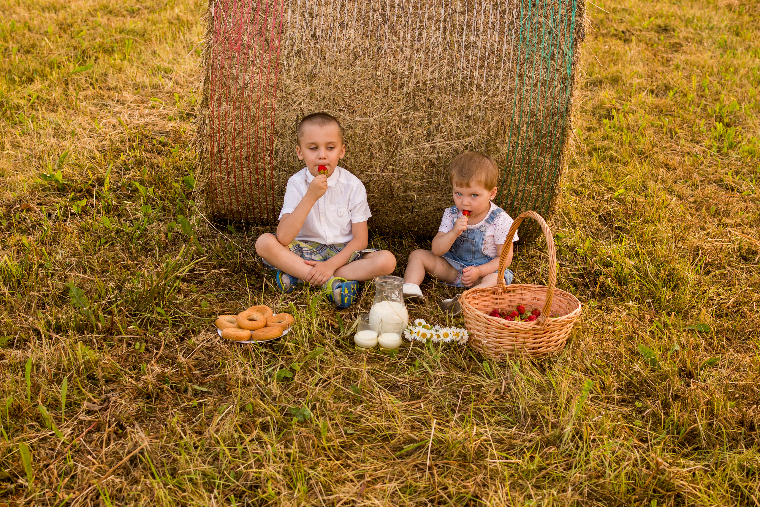 Джесамина 2 года. Кирилл 6 лет. Семейный и детский фотограф в Краславе