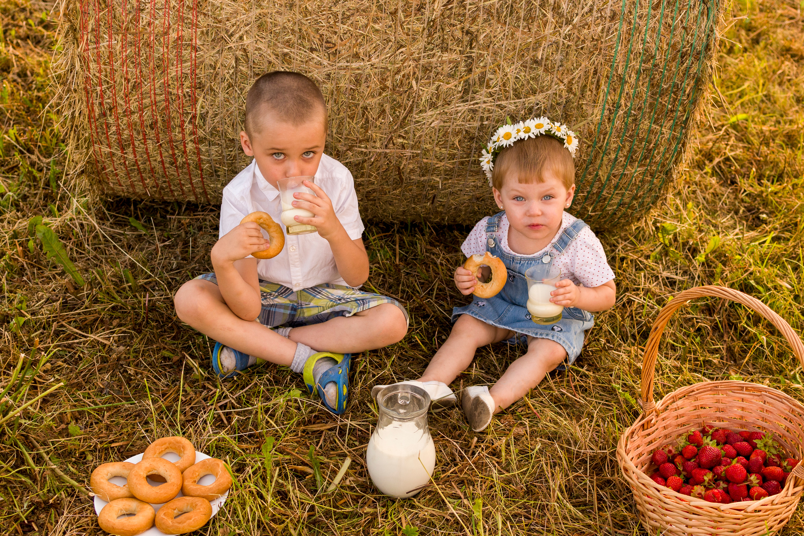 Джесамина 2 года. Кирилл 6 лет. Семейный и детский фотограф в Краславе