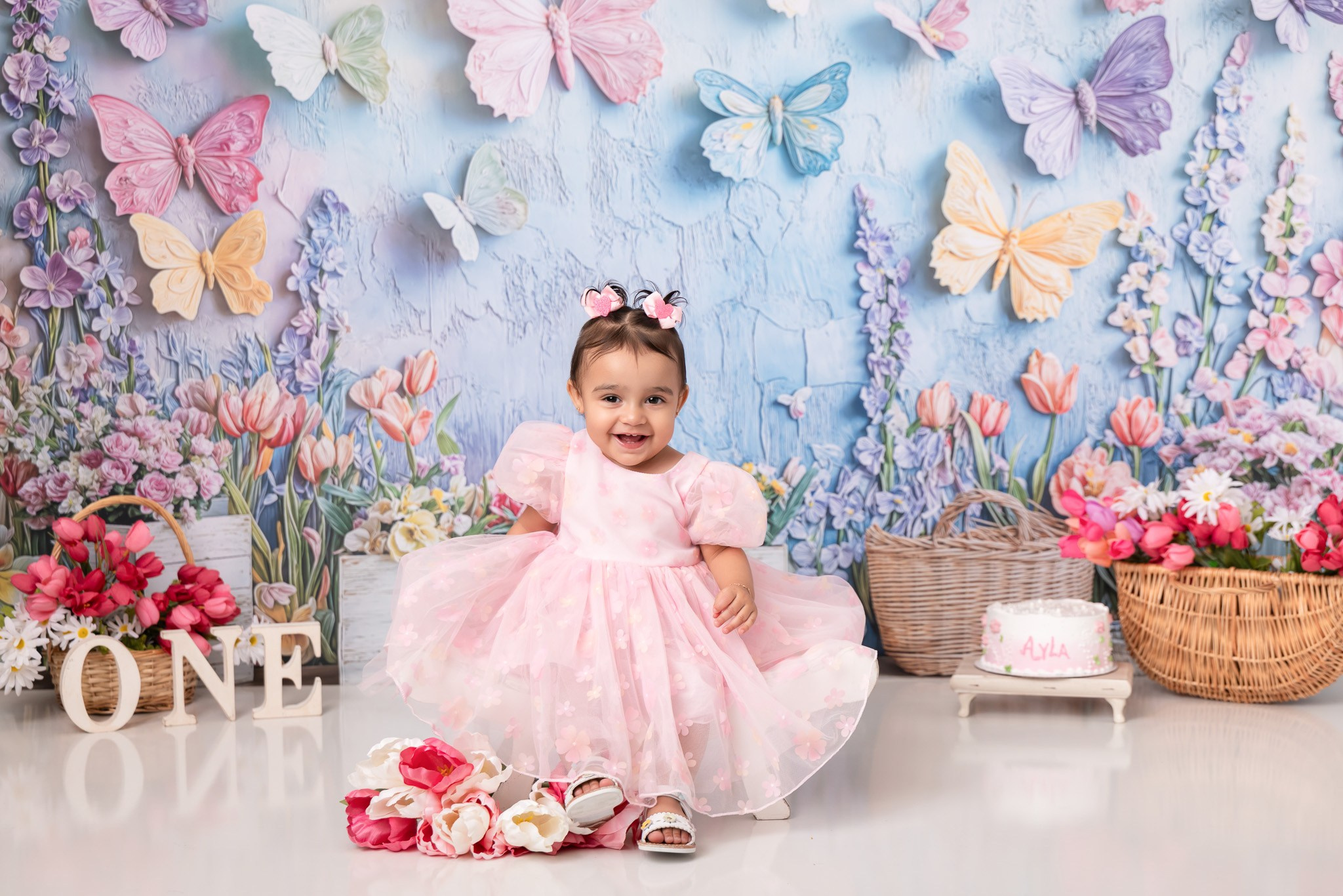 Ayla 1 year old. Professional family, maternity & newborn photographer in North Charleston, SC, creating timeless portraits