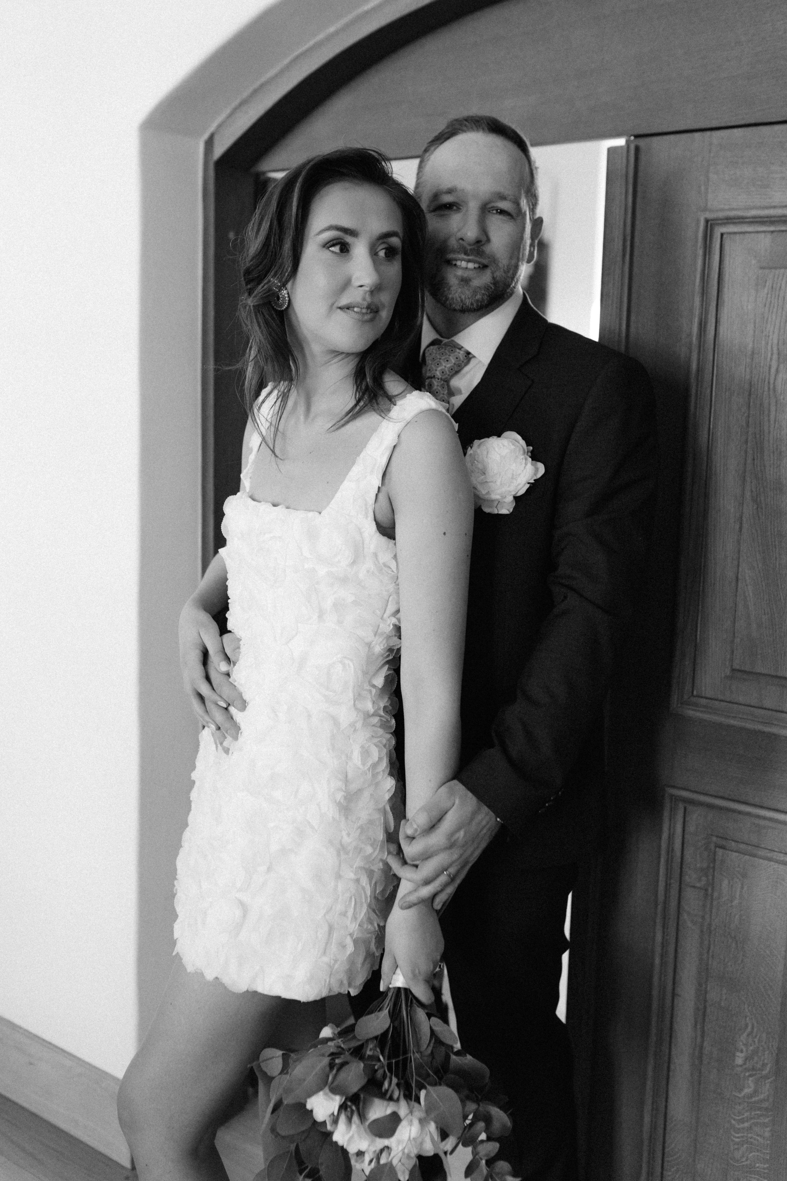 Monika ir Vytautas — miestu alsuojanti trumpa jaunųjų fotosesija Kaune